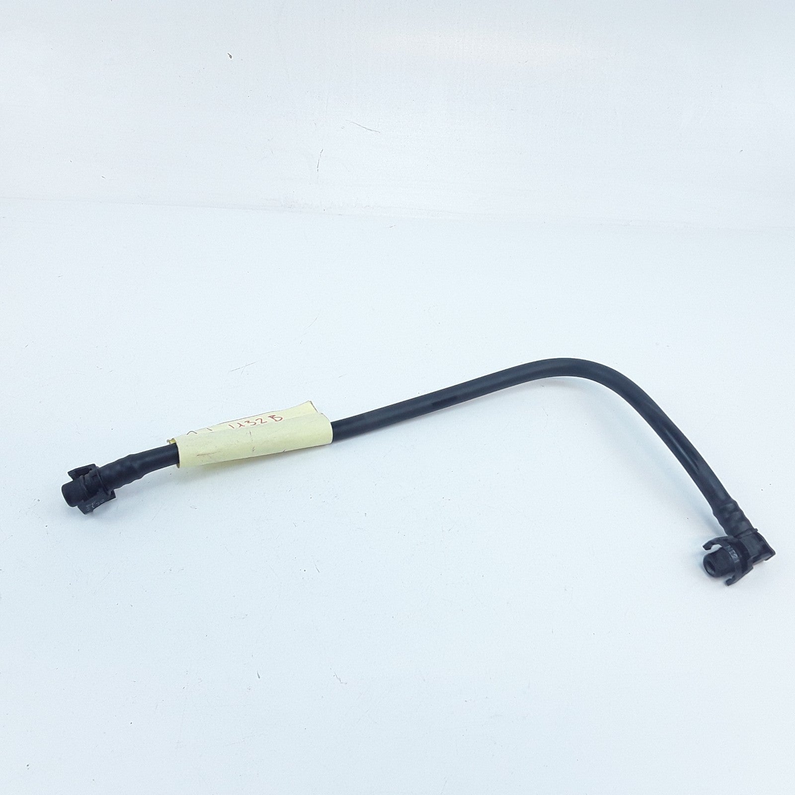 21053033 Multi-Purpose Coolant Hose Assembly Fits Mack Volvo Trucks