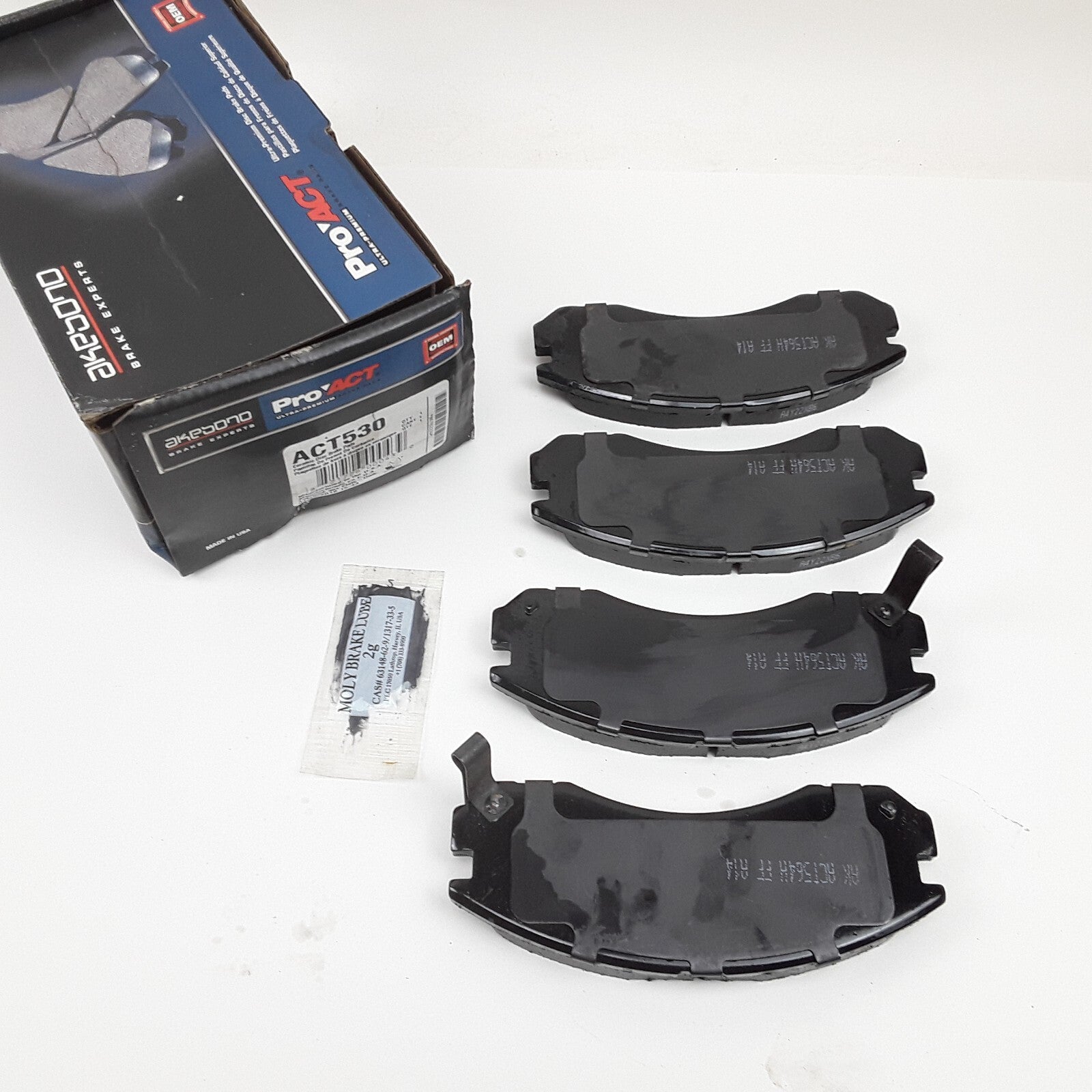 Front Disc Brake Pad Fits Mitsubishi Dodge Eagle Plymouth 1991-2006, 2009-2014