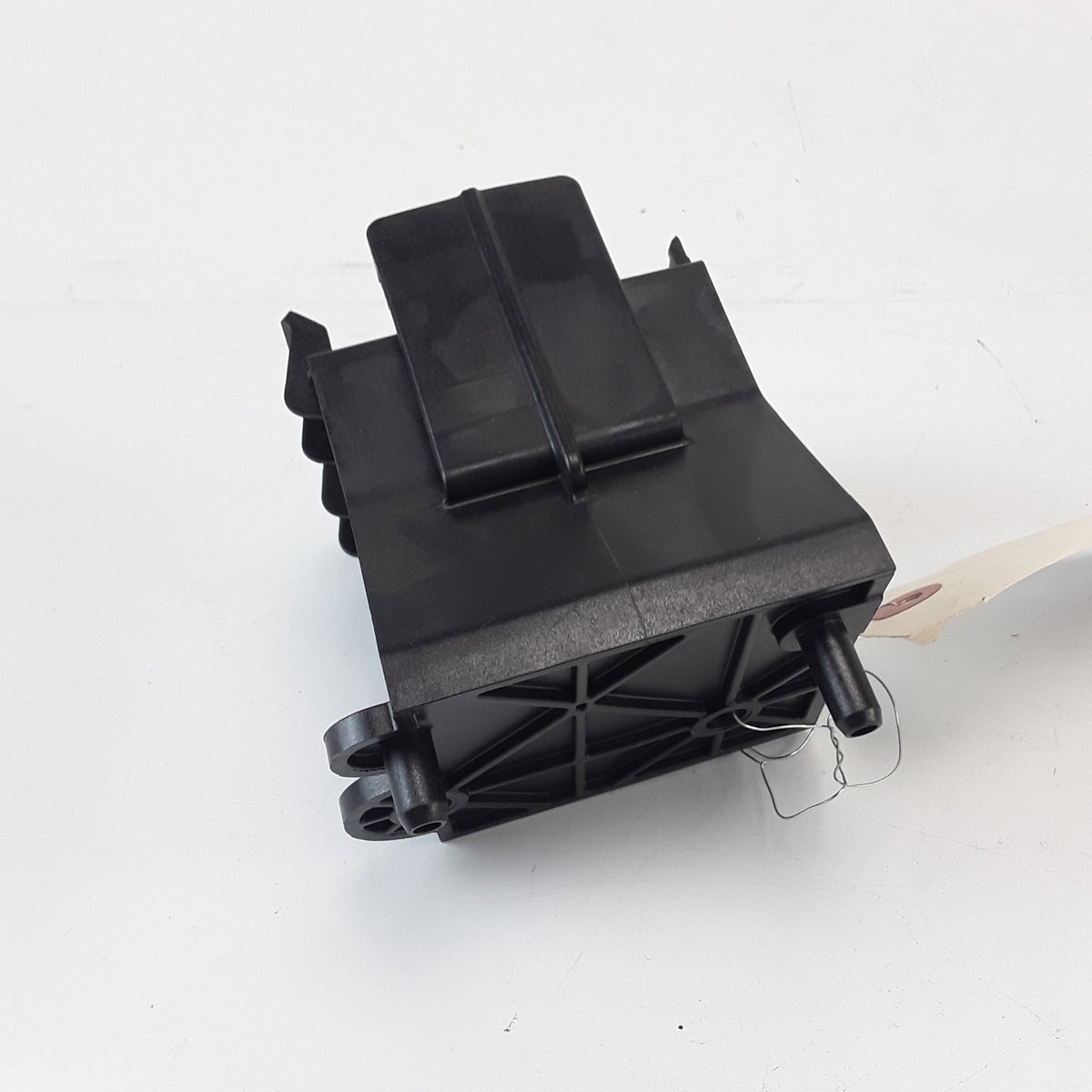 1500123-00-B Front Radar Sensor Mounting Bracket For Tesla Model Y 2020-2025 OEM