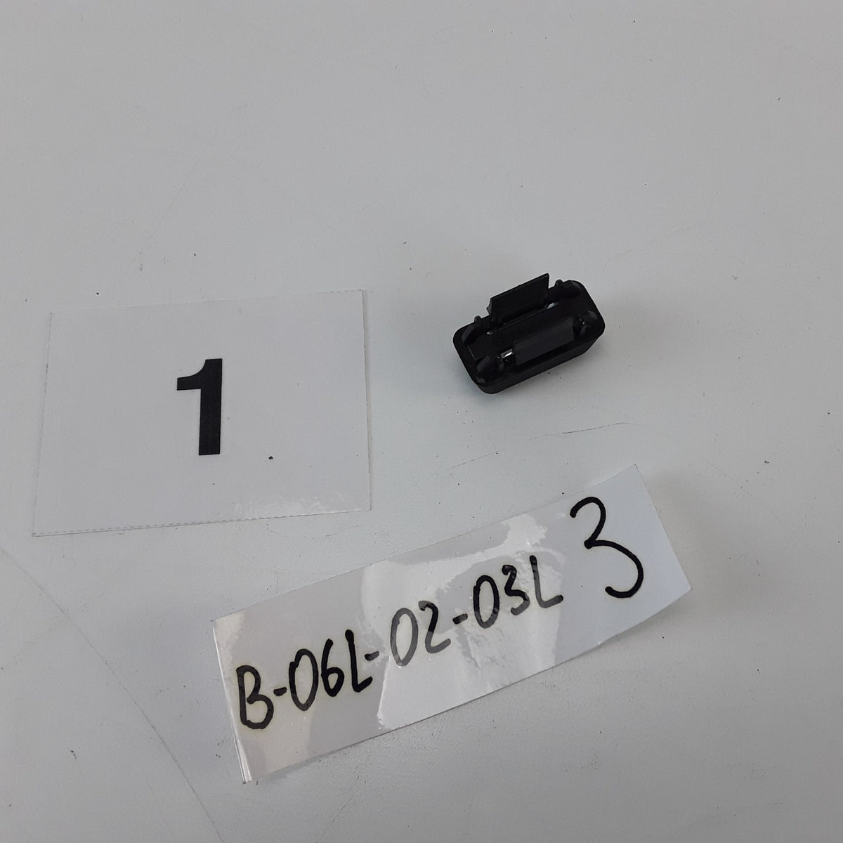 For Tesla Model Y Sun Visor Magnetic Check 2144036-10-B
