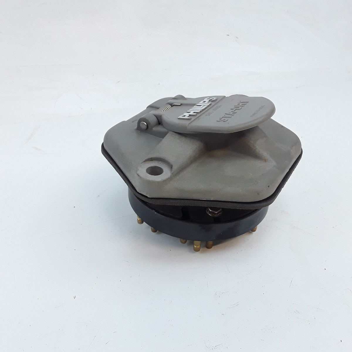 Phillips 16-7709-28 7-Way Socketbreakers w/ 28 Pin Rear Fits Heavy Duty Trailer