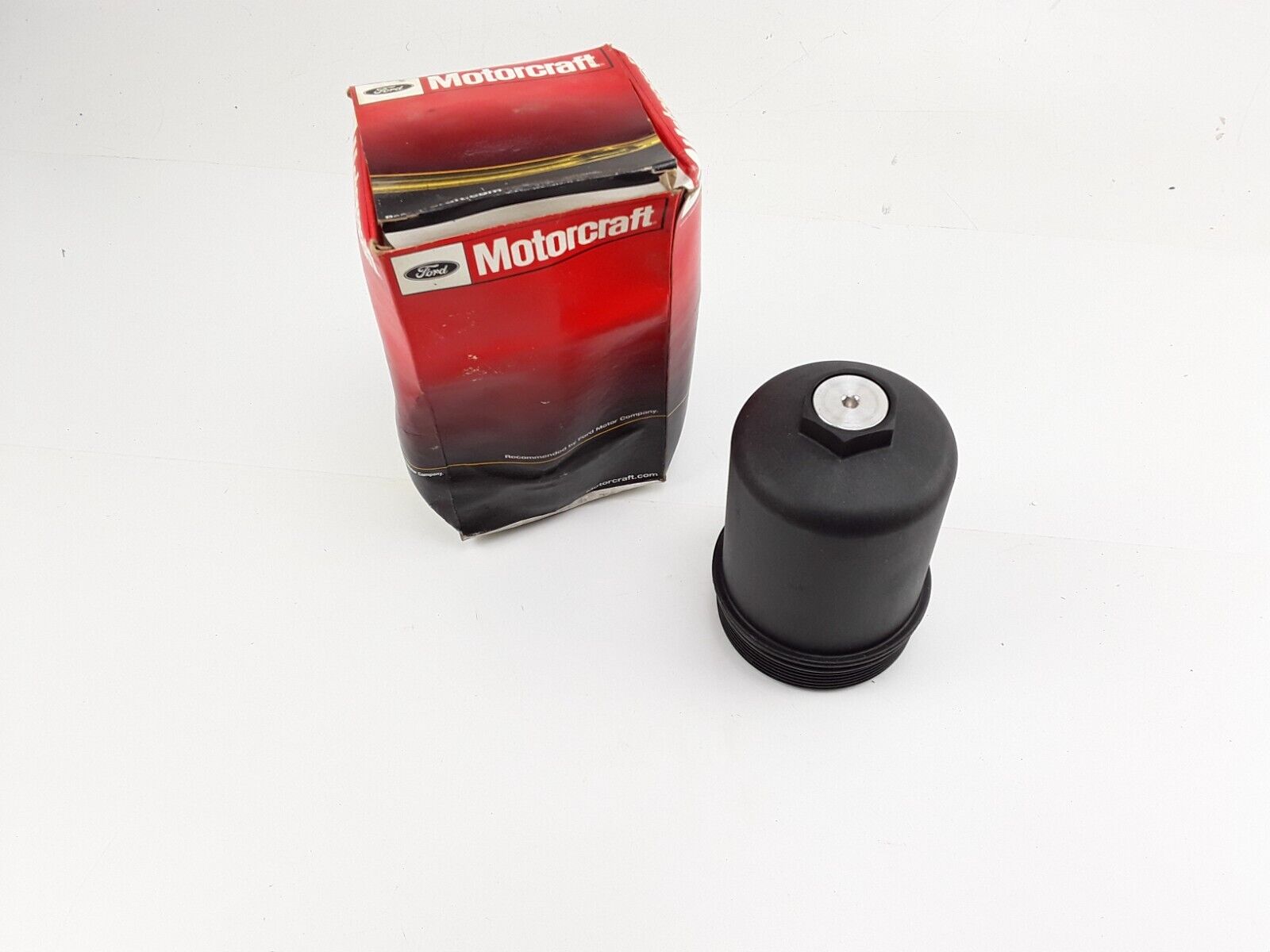 Engine Oil Filter Cover Motorcraft 2004 2005 2006 2007 For Ford E-350 Super Duty - HotCarParts