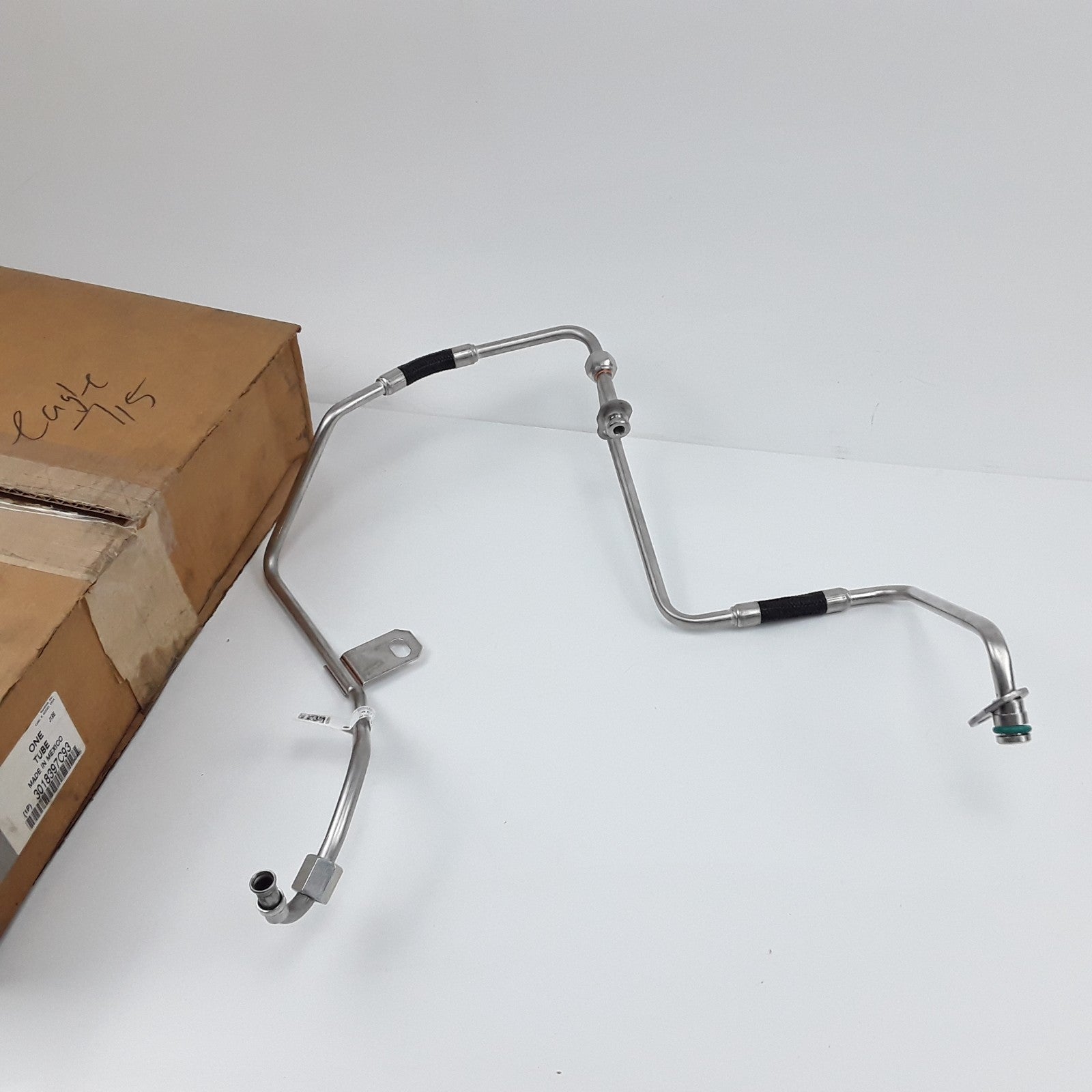 OEM International 3018397C93 Turbocharger Oil Supply Tube For Navistar Truck
