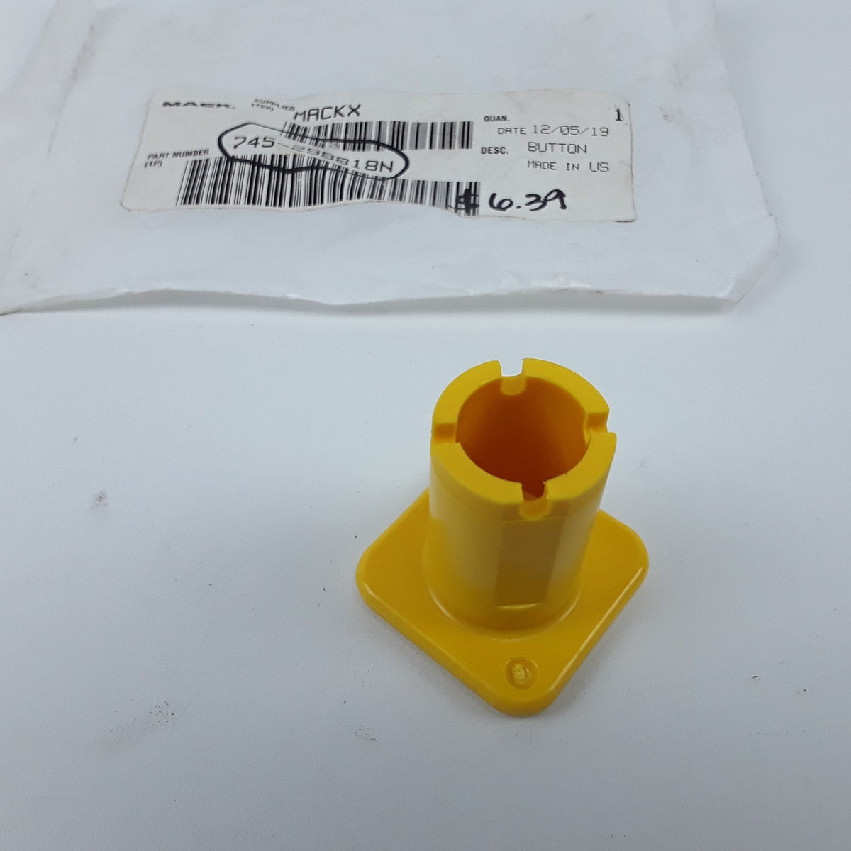 Parking Brake Push Button Switch Fits Mack Volvo Trucks p/n Mack 745-298818N