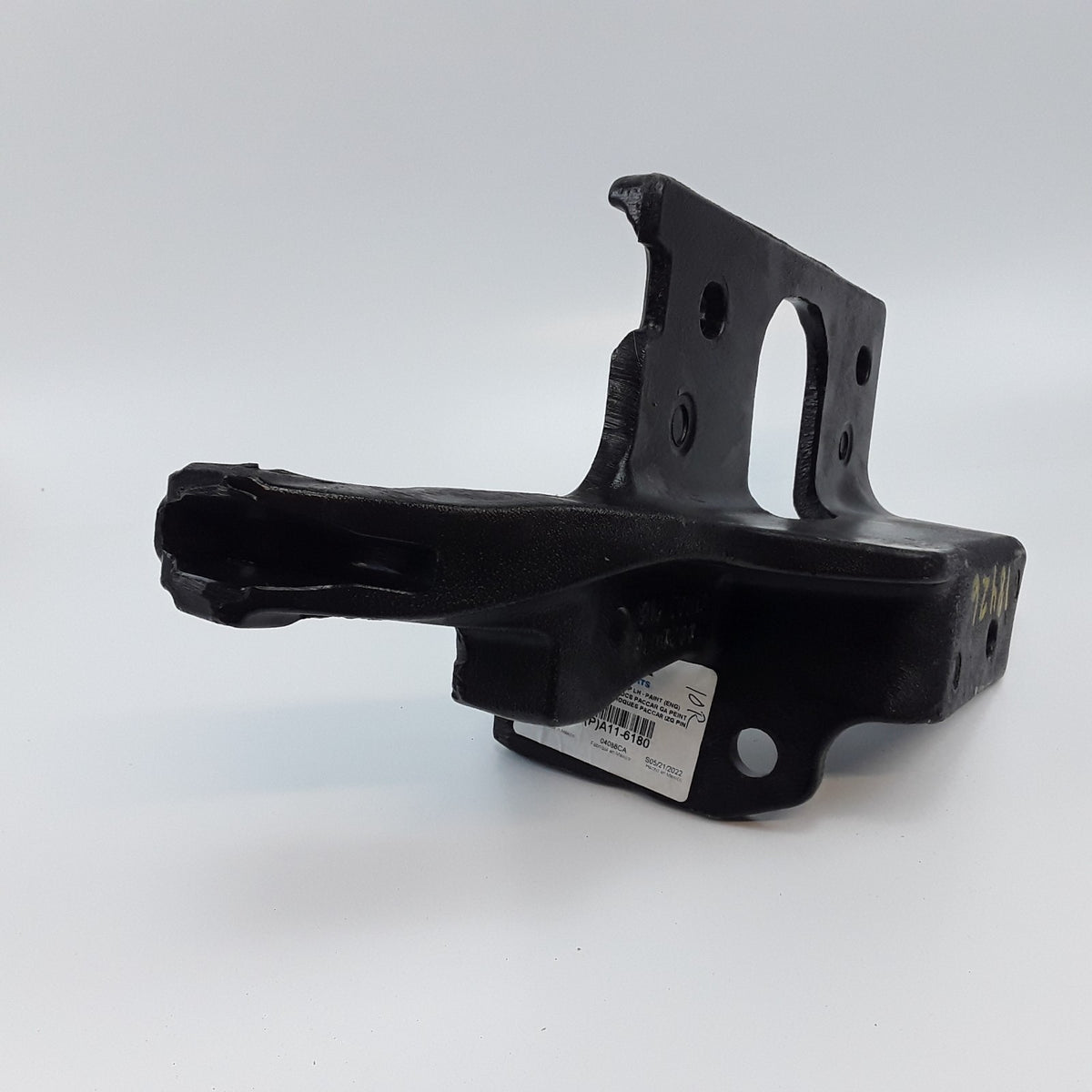 PACCAR A11-6180 Front Left Bumper Bracket Fits Kenworth T680 And Peterbilt 579
