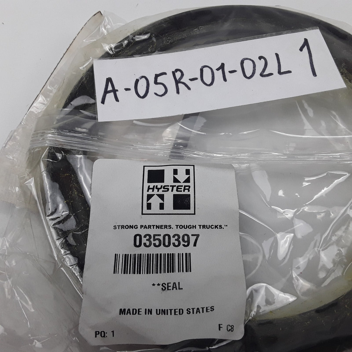 Rear Oil Seal Fits Forklift H700B, H80E, H100E, H300B, S150A, S125A, H70C, H60C