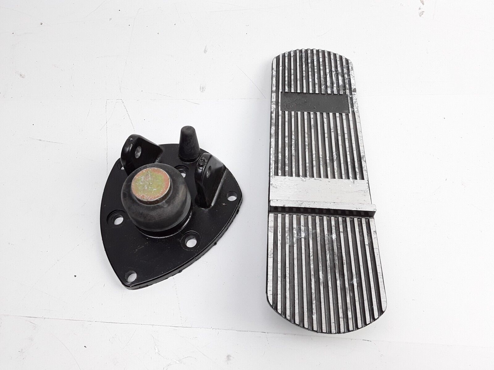 Truck Aluminum Treadle Pedal Brake Application Valve International 503138C91 - HotCarParts