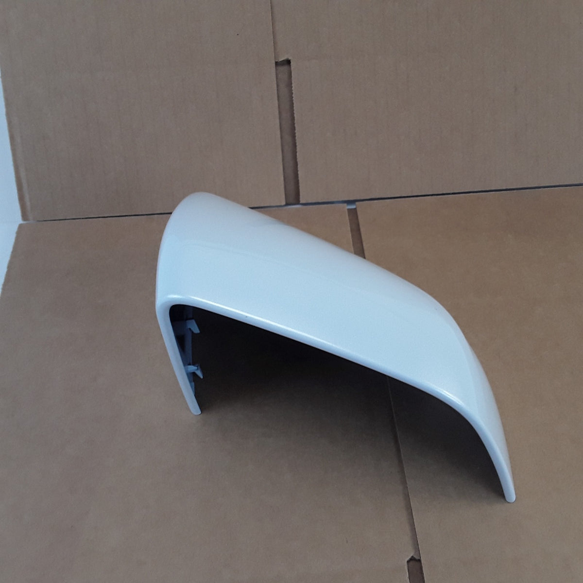 mirror right side Skull Cap Ext Mirror Right Pearl White For Tesla 1963539-28-B