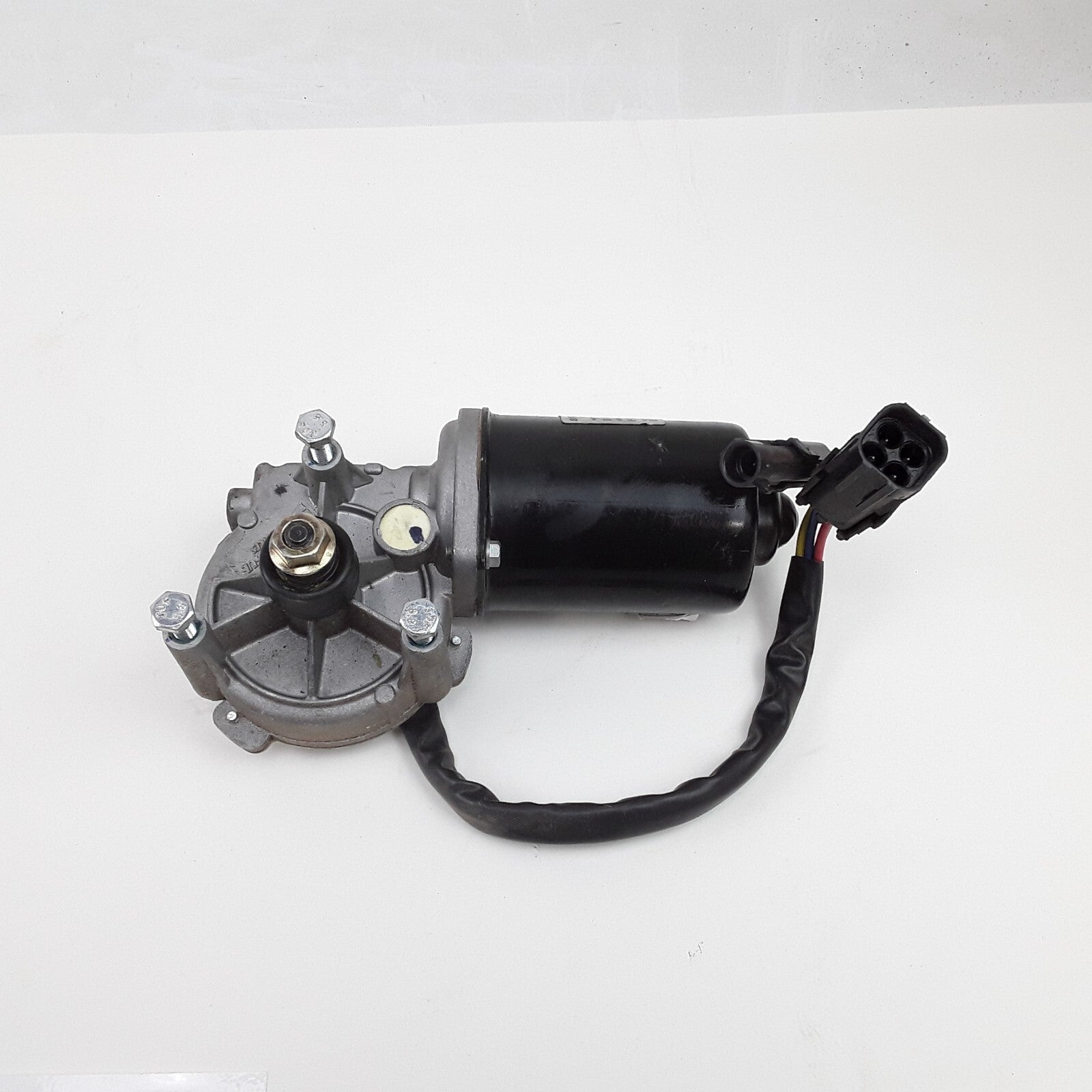 Mack 82716004 12 VDC Right Passenger or Left Driver Side Windshield Wiper Motor