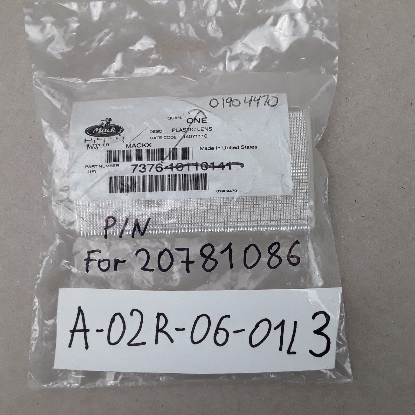 Mack 20781086 Dome Light Lamp Plastic Lens - Right Passenger Side For Truck