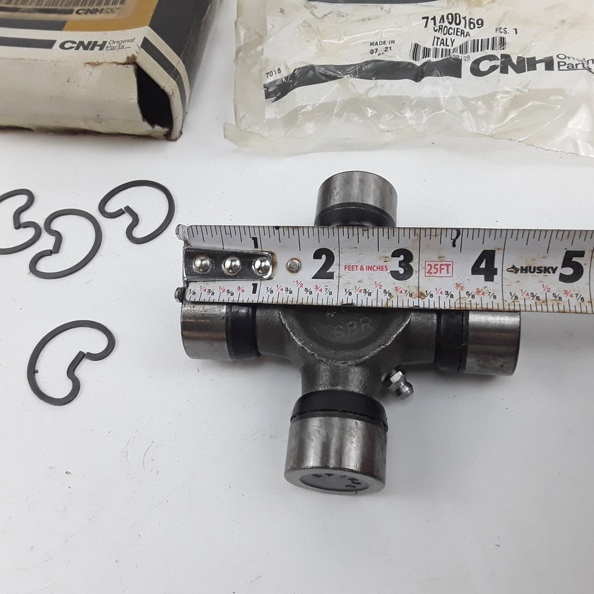 CNH 71490169 Universal Joint Spider Kit For New Holland Light Equipment Vehicles