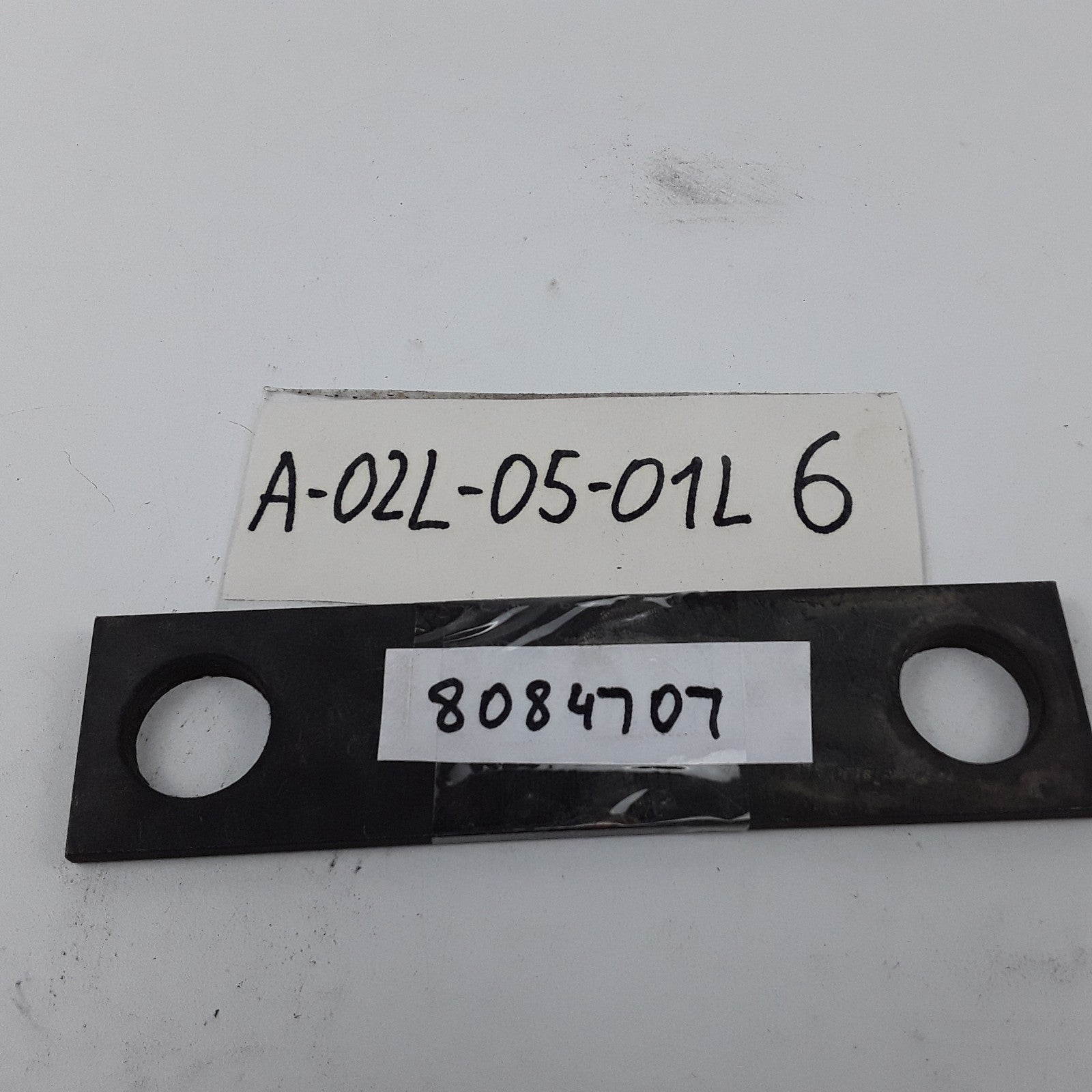 Multi Purpose Suspension Washer Wedge 8084707 Fits Volvo & Mack Trucks