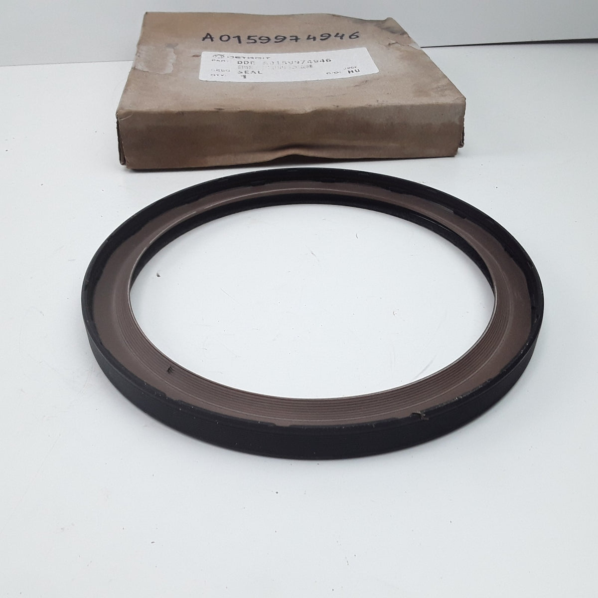 Detroit Diesel A0159974946 Rear Engine Crankshaft Seal Assembly Heavy Duty