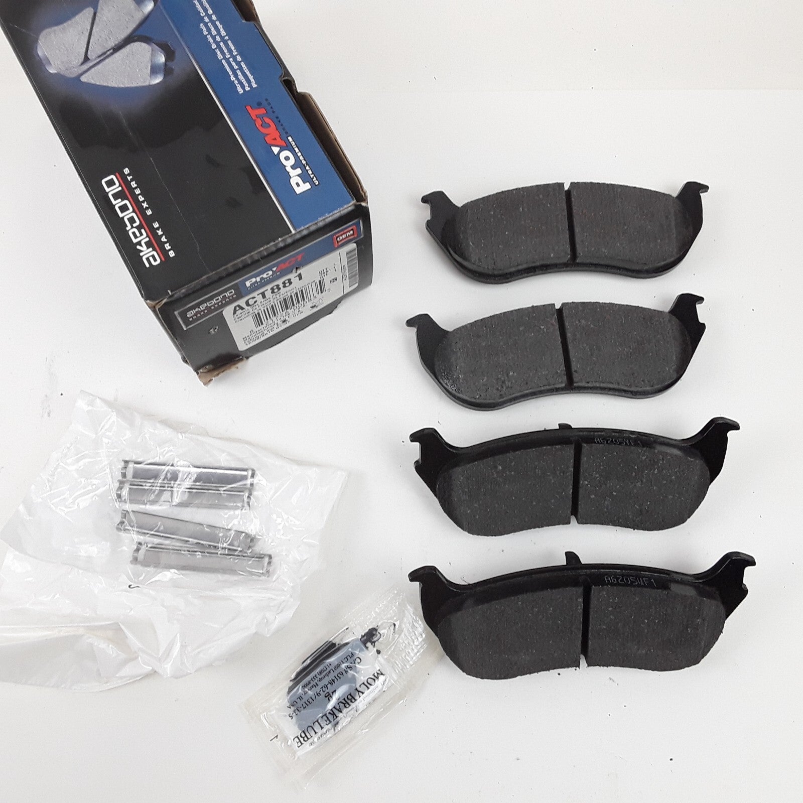 Rear Brake Pads Set For Mercury Mountaineer Ford Explorer 2002 2003 2003 2004 05