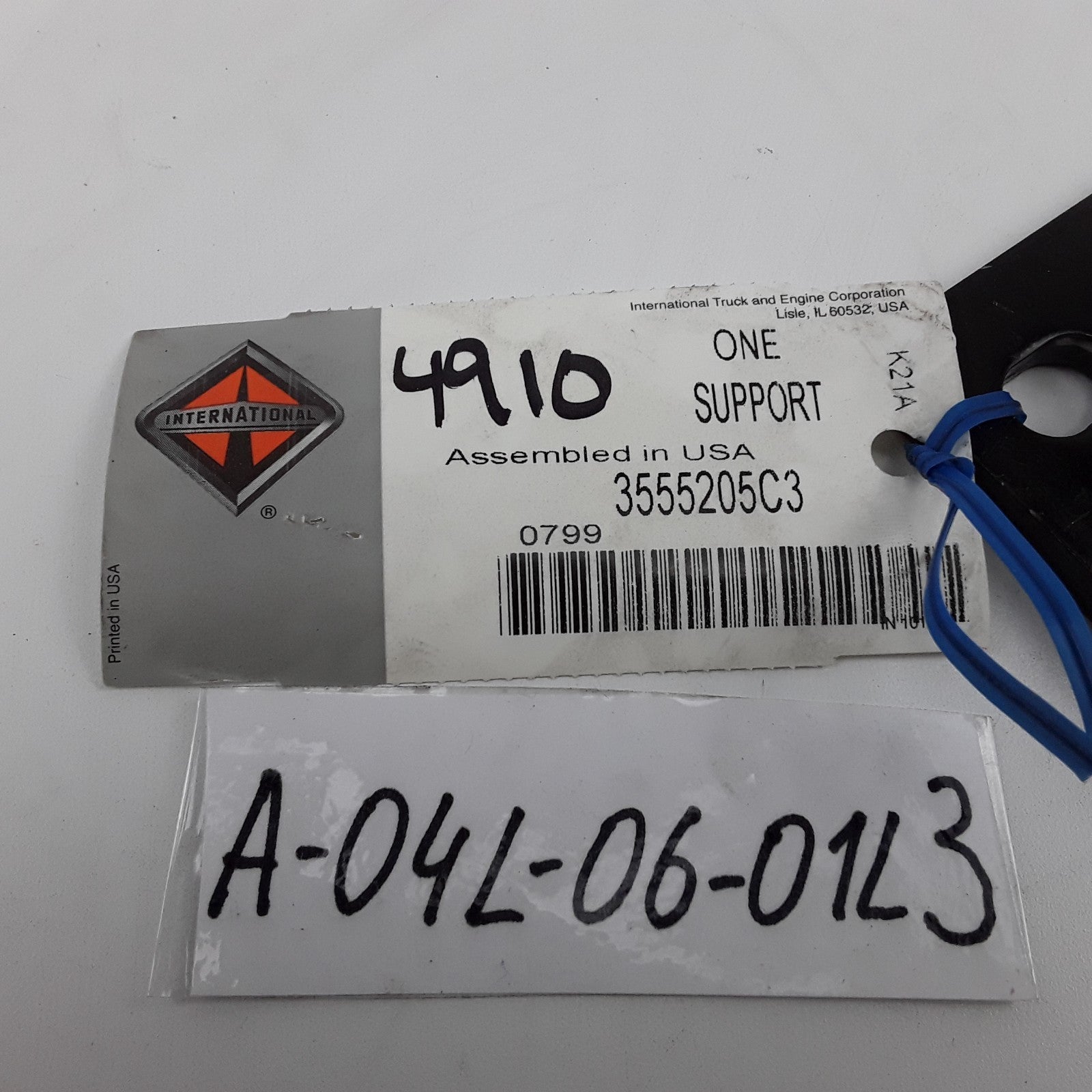 International Hood Support Bracket Assembly OEM 3555205C3