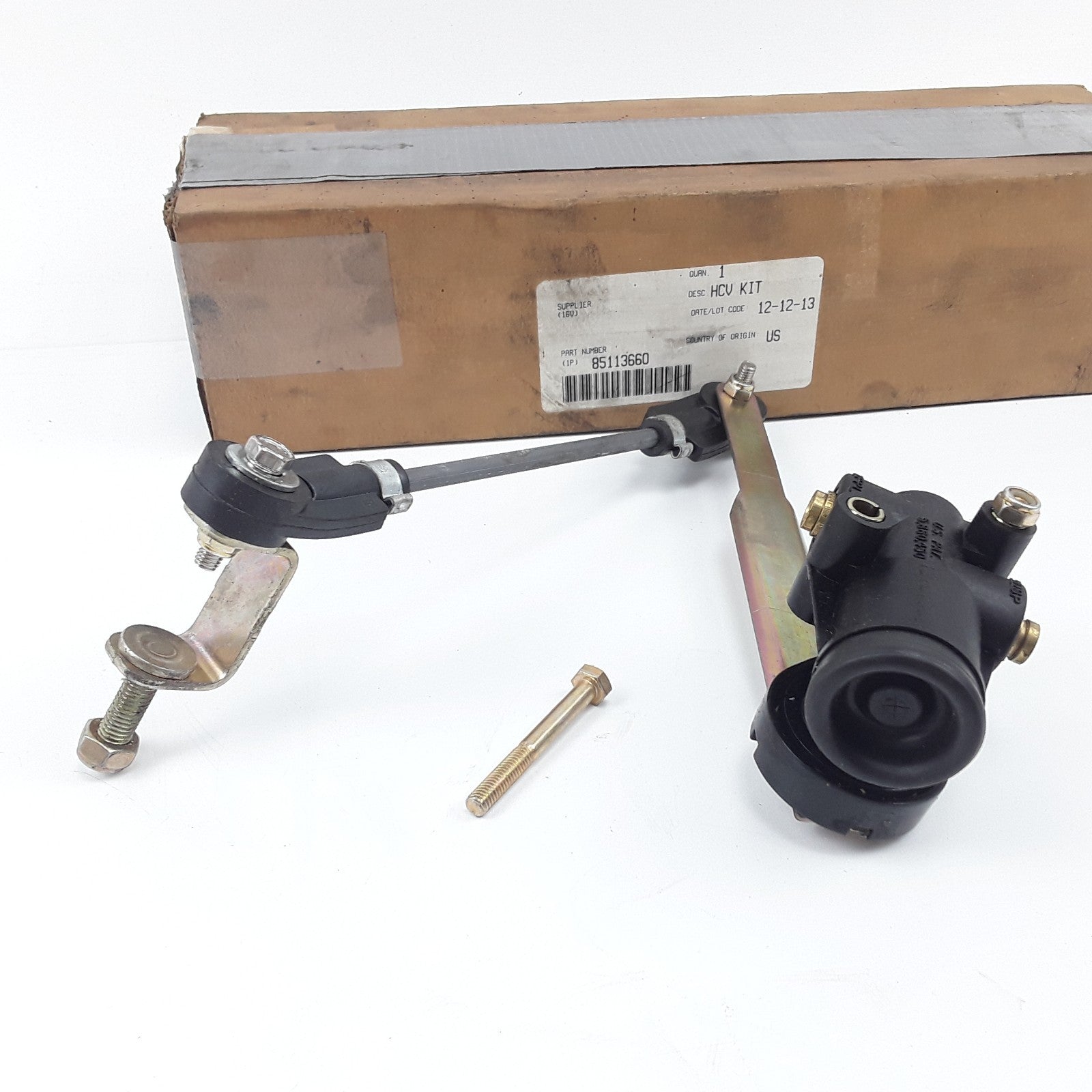 Front Left Driver Side Suspension Leveling Valve 85113660 For Volvo VNL & VNM