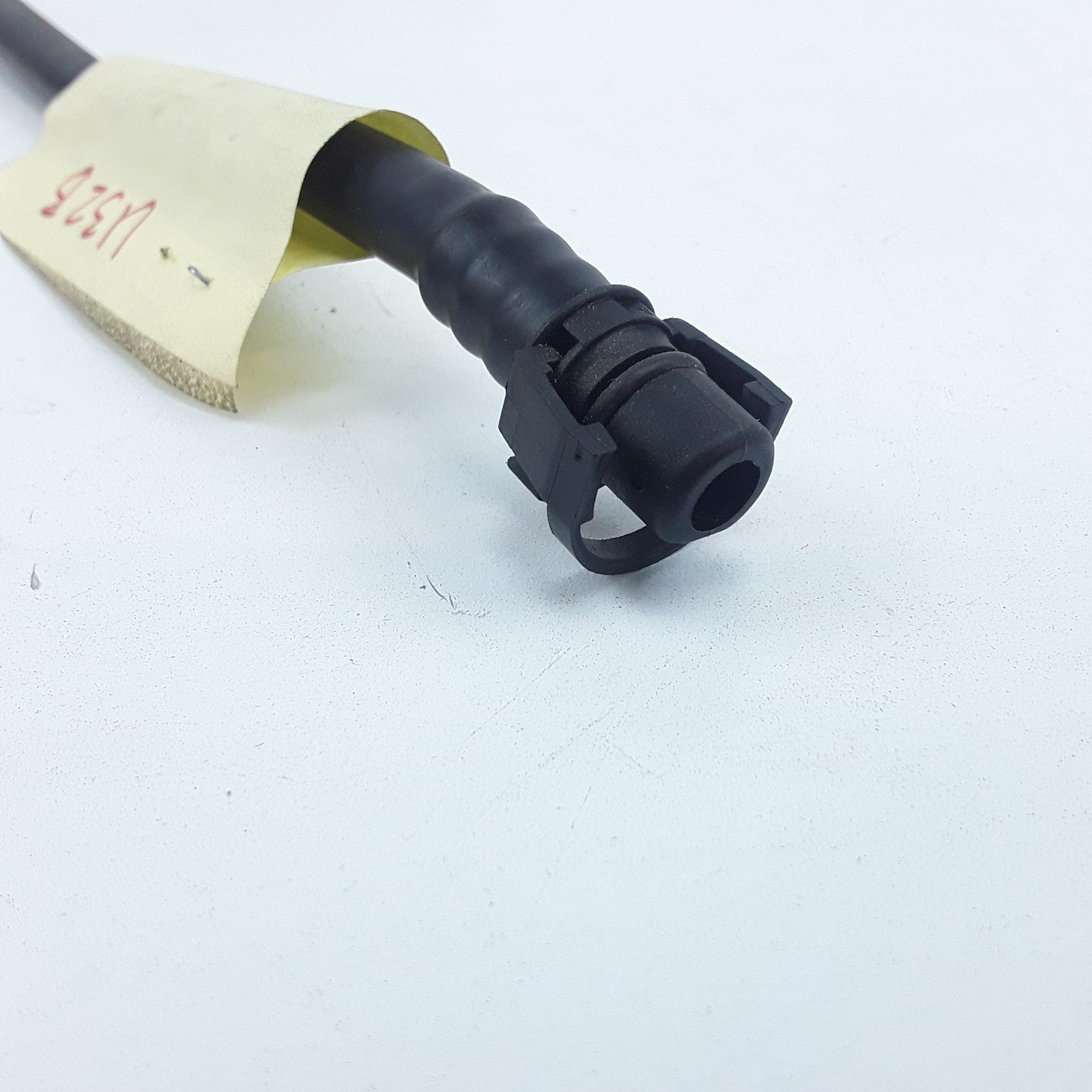 21053033 Multi-Purpose Coolant Hose Assembly Fits Mack Volvo Trucks