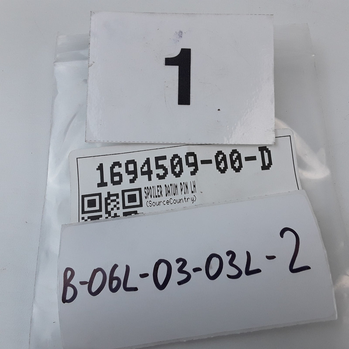 1694509-00-D Left Hand Spoiler Datum Pin For Tesla Model 3 2024 Genuine OEM New