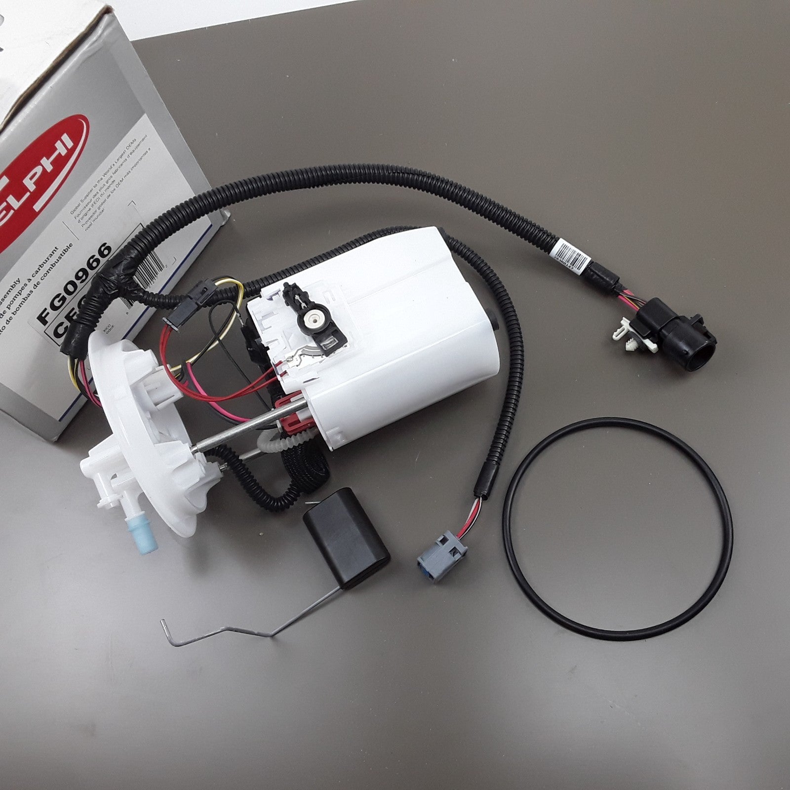 Delphi FG0966 Fuel Pump Module Assembly Fits Mercury Sable Ford Taurus 2002-2003