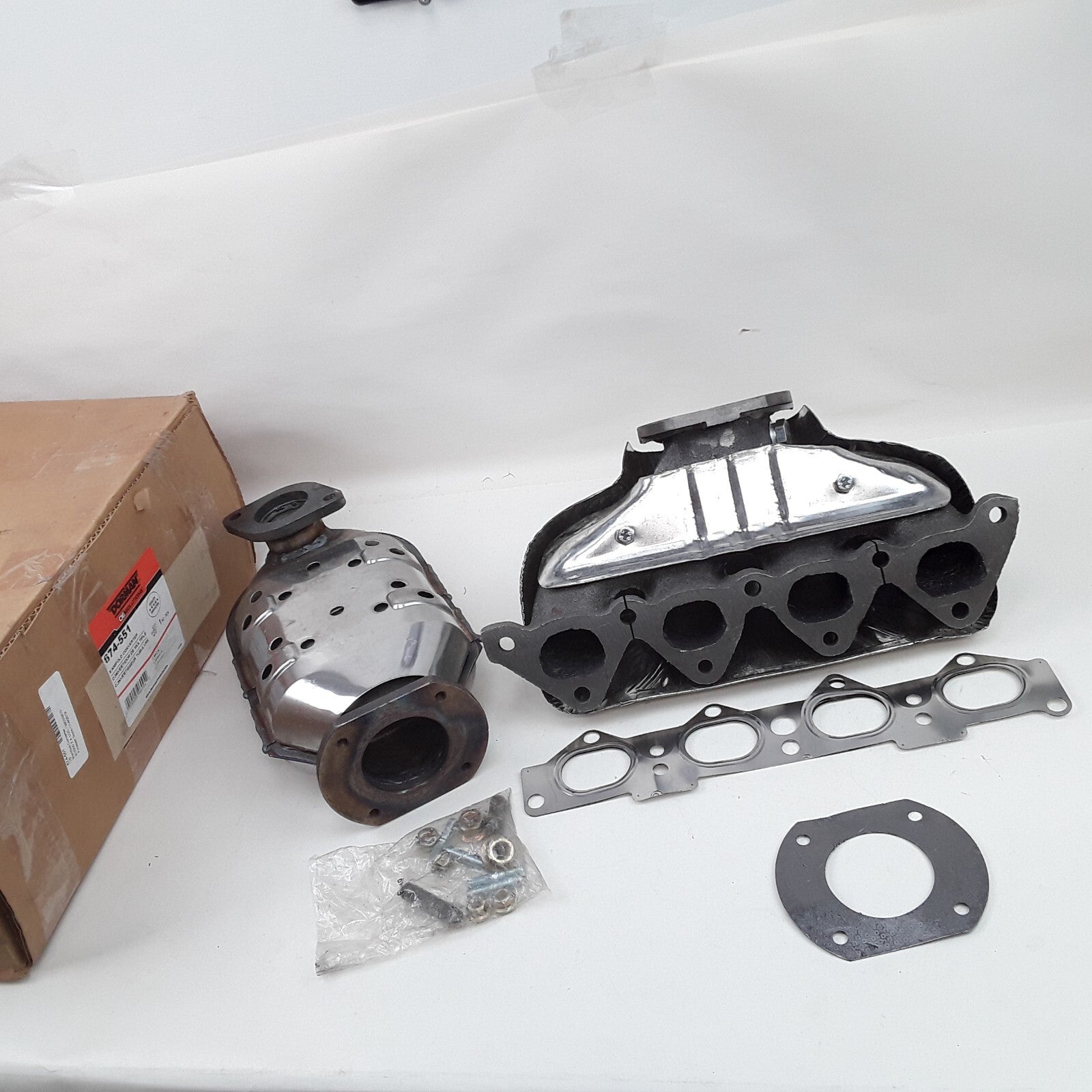NEW Manifold Converter Fits Hyundai Elantra ,Tiburon 1997 1998 2000 2001-2006
