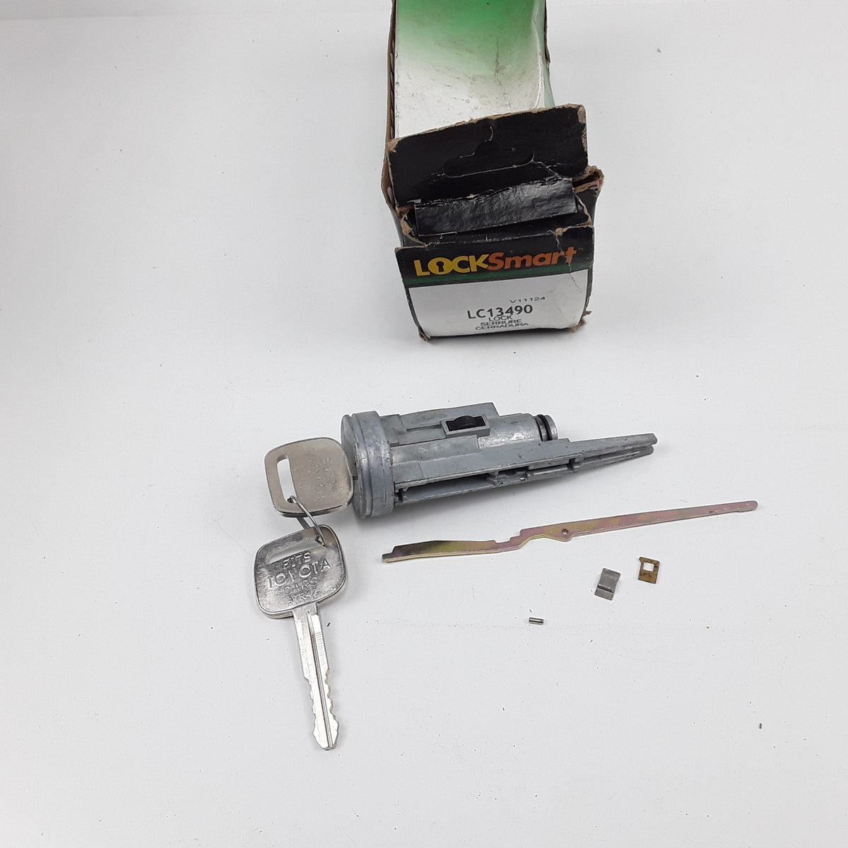 Ignition Lock Cylinder Fits Toyota Corolla Geo Prizm (1993 1994 1995 1996 1997)