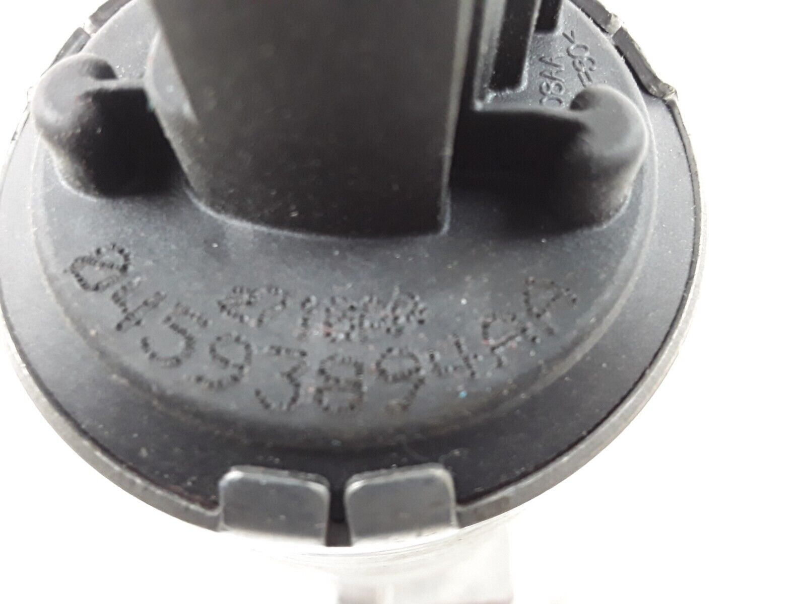Exhaust Gas Recirculation EGR Valve CARQUEST EGC1046 For Dodge,Chrysler 2.7L - HotCarParts