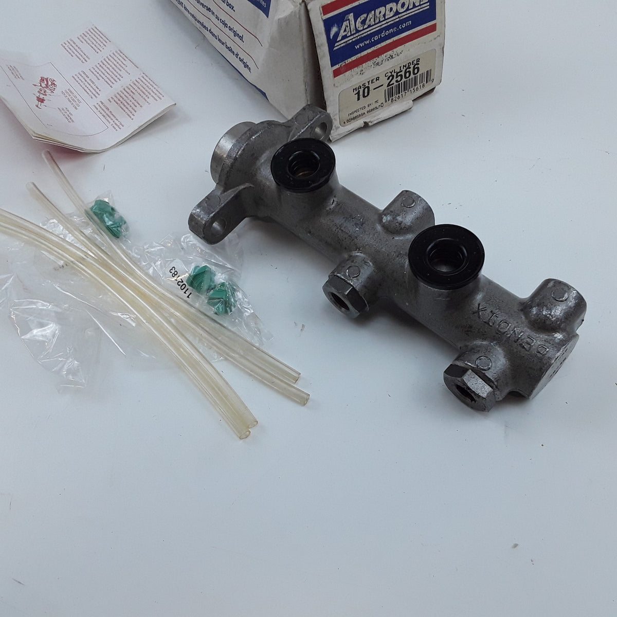 Master Cylinder Fits Mercury Cougar Sable Ford Thunderbird Taurus (1990-1995)