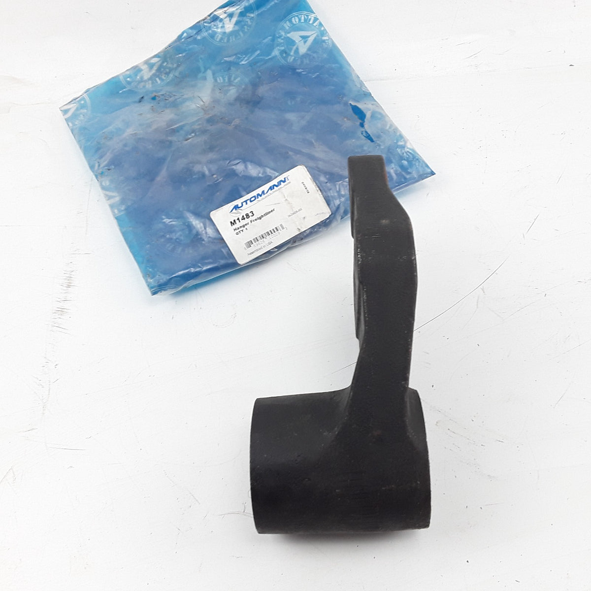 Front Leaf Spring Hanger Fits Freightliner M2 106 Cascadia (2008 2009 2010-2020)