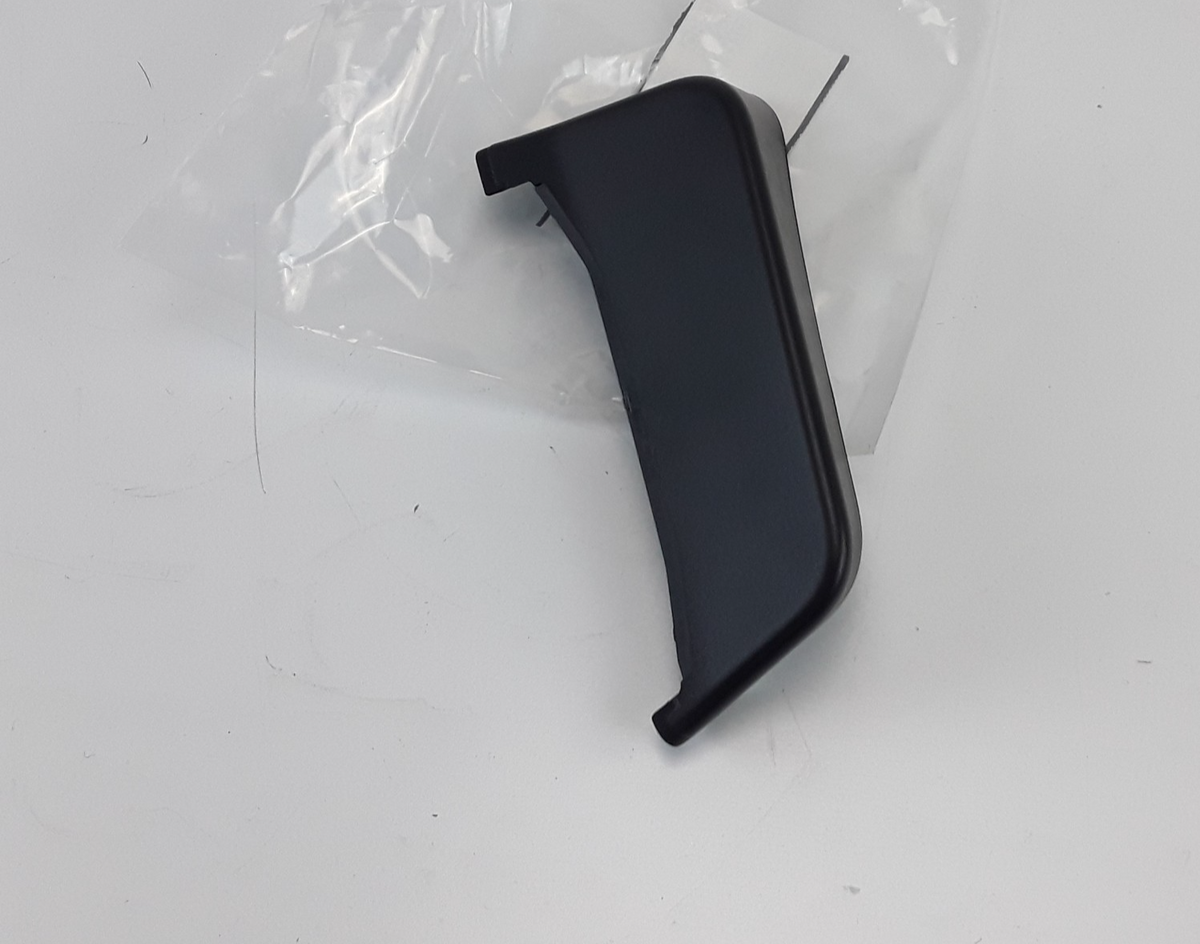 Model S 2021-2026 Left Rear Liftgate Lamp Trim Cover 1660773-00-A OEM