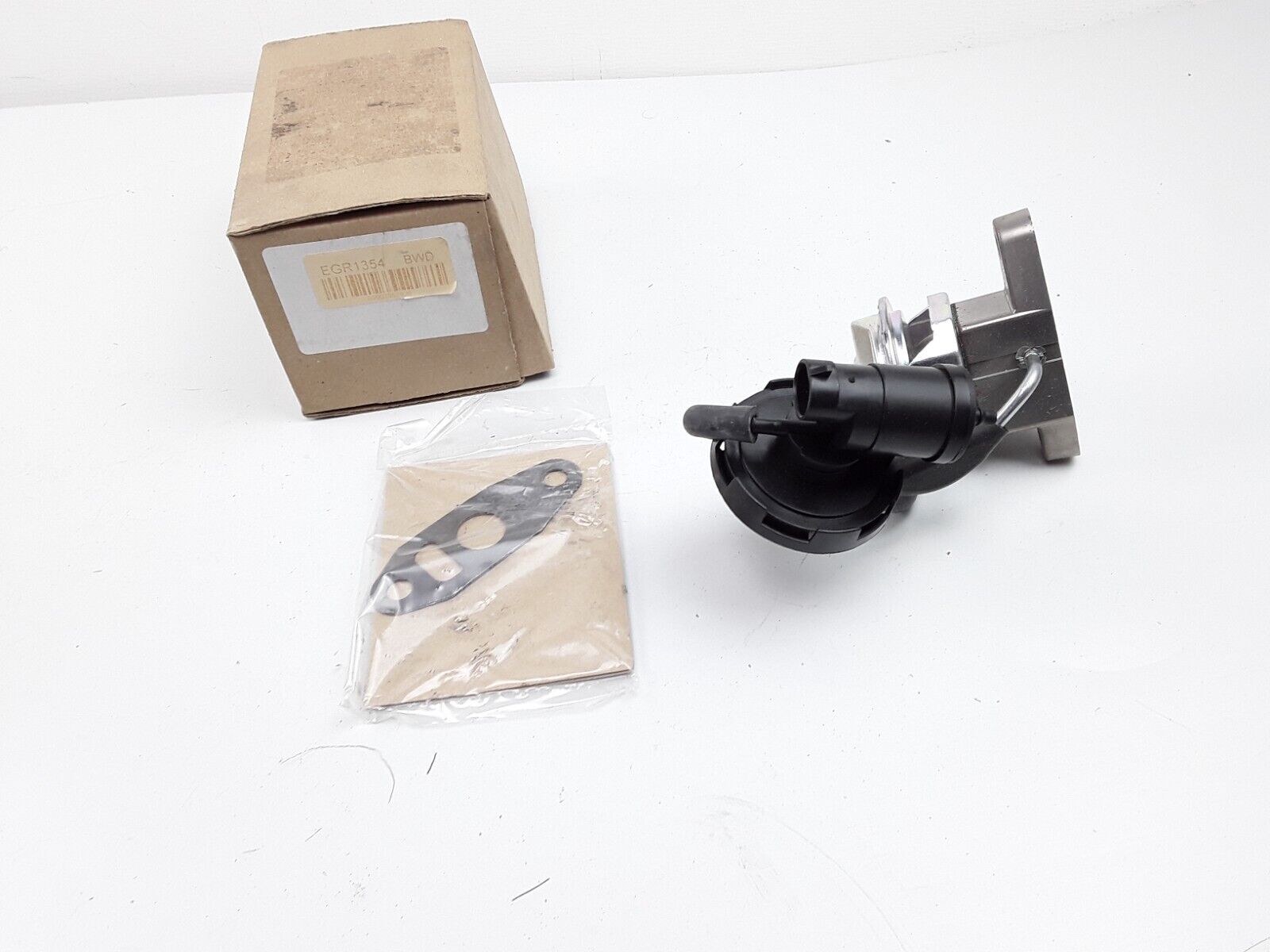 EGR Valve for Chrysler Town & Country Voyager Dodge Caravan Plymouth 1996-2000