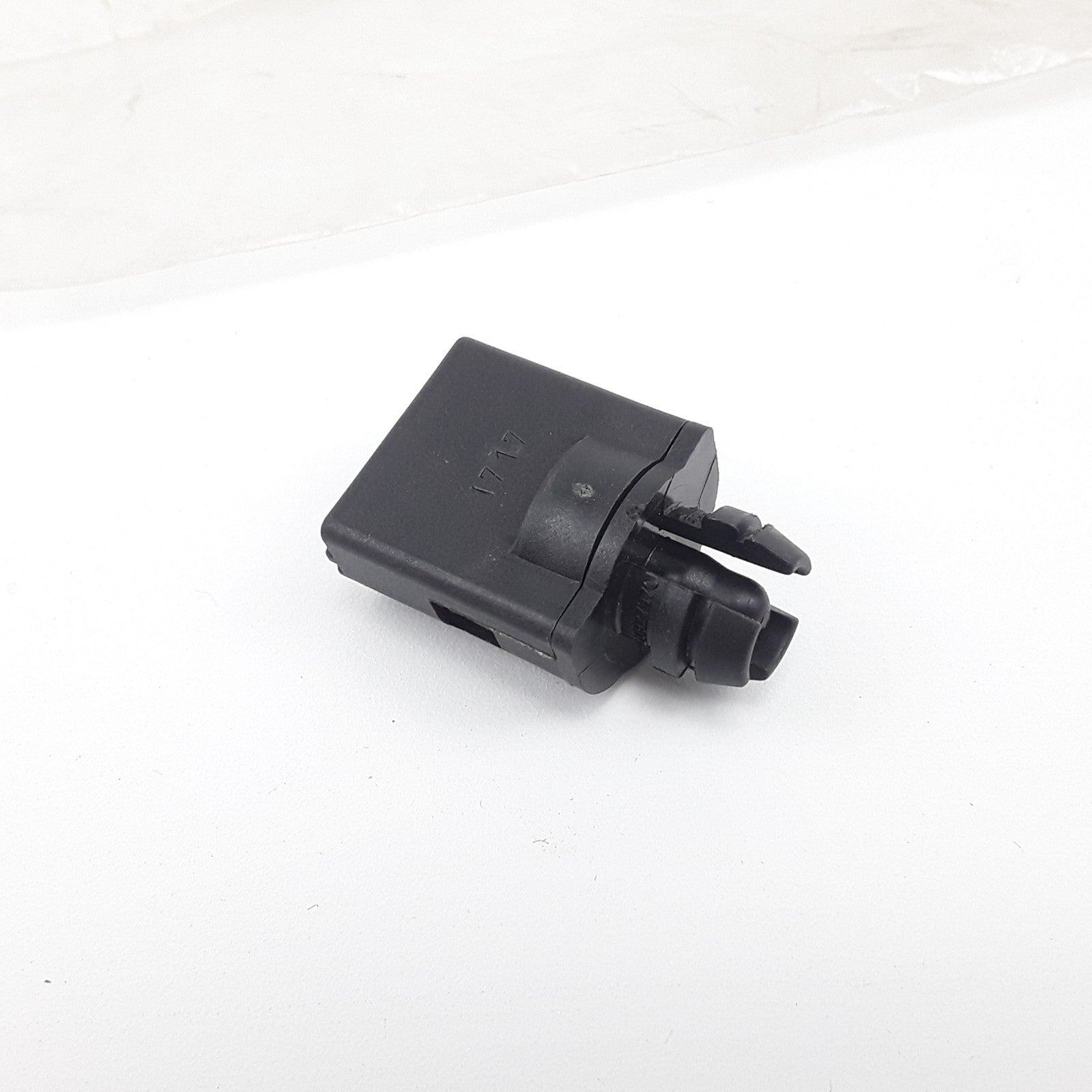 OEM Ambient Air Temperature Sensor For Volvo FH12 FH16 FM9 FM10 FM12 NH12 Models