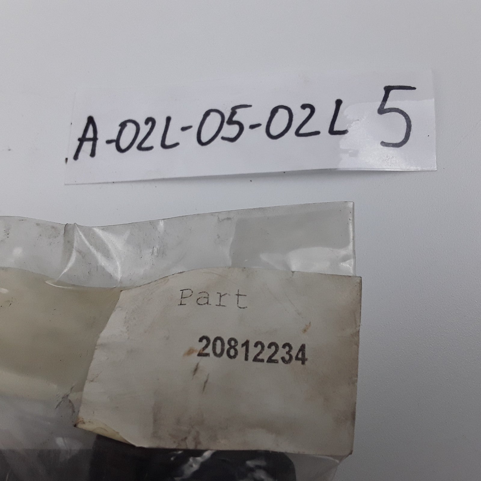 Volvo 20812234 Threaded Stud Assembly Fits Volvo VN VT Trucks