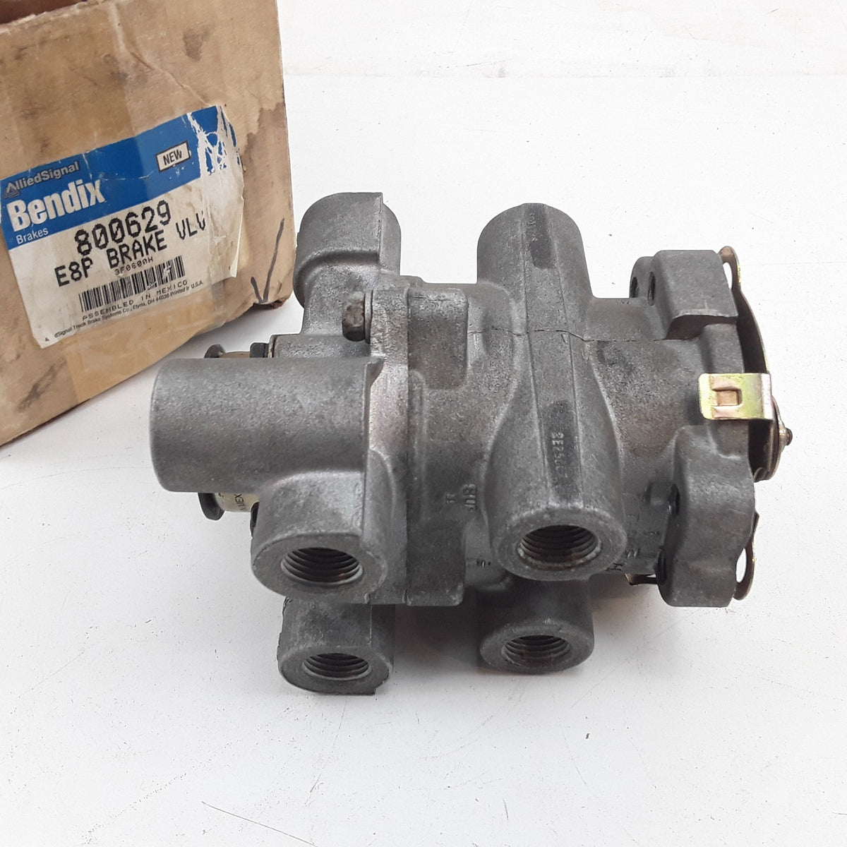 Bendix 800629 Brake Foot Valve 4 Supply & 4 Delivery Ports Fits CH Models