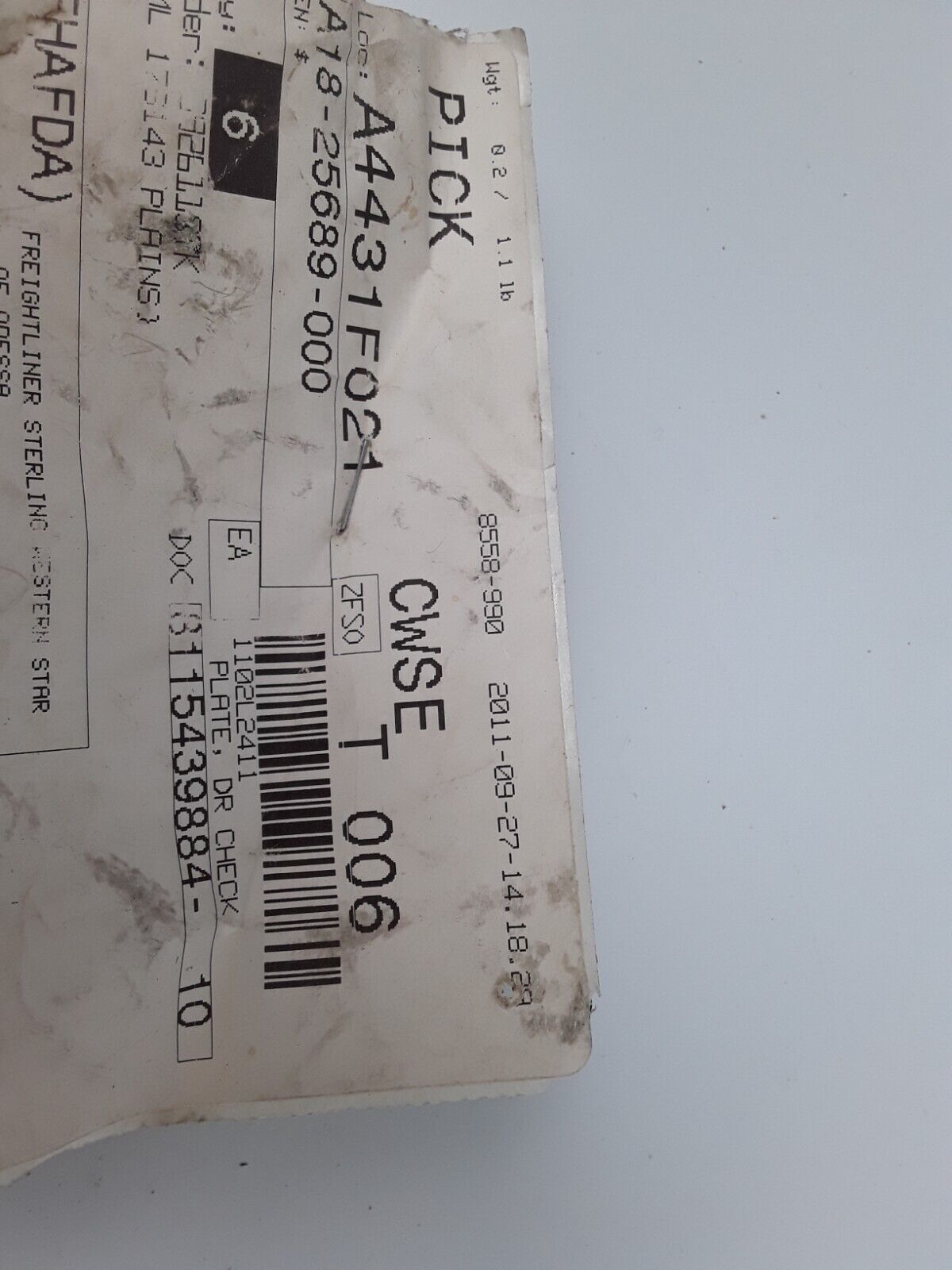 FREIGHTLINER A18-25689-000 CHECK PLATE DOOR MOUNT SBA BRACKET 18 25688 000 - HotCarParts