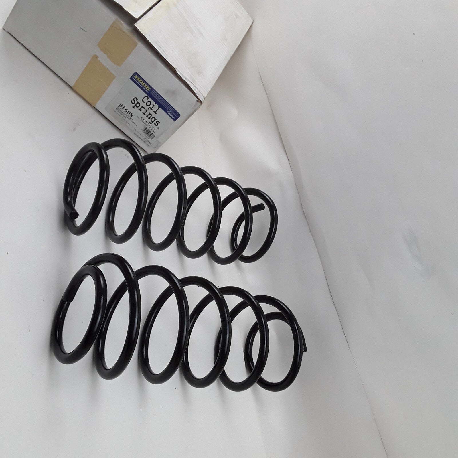 Moog 81608 Coil Spring Set Fits Toyota Prius C (2012 2013 2014 2015 2016-2019)