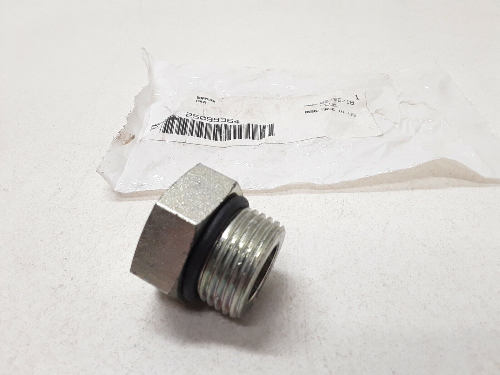 OEM MACK 25099364 plug with seal FAST FREE SHIPPING - HotCarParts