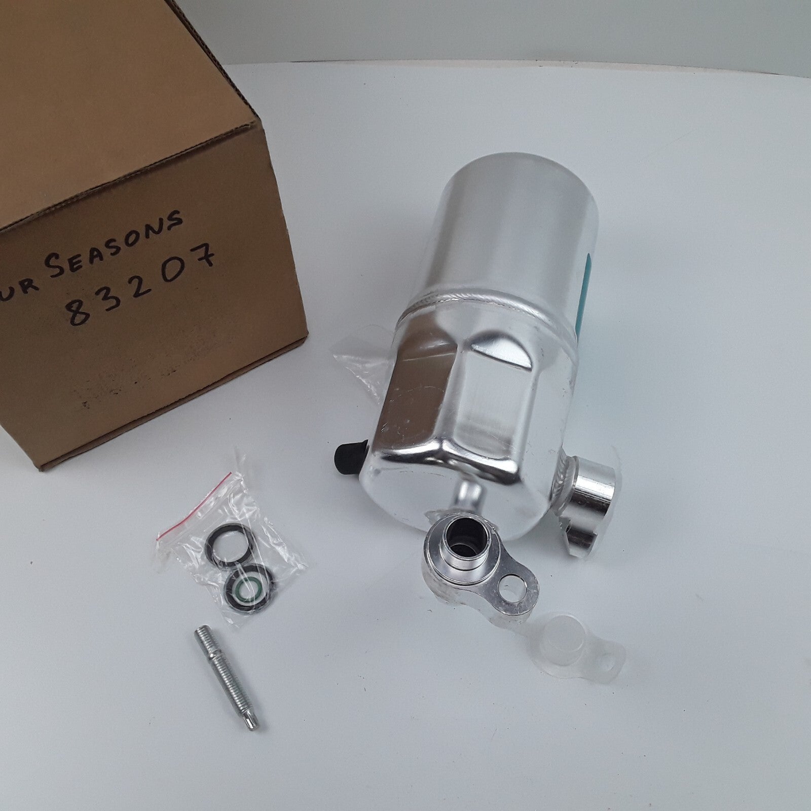 A/C Accumulator Fits Chevrolet C1500 Silverado 1500 GMC Sierra 3500 (1999-2007)