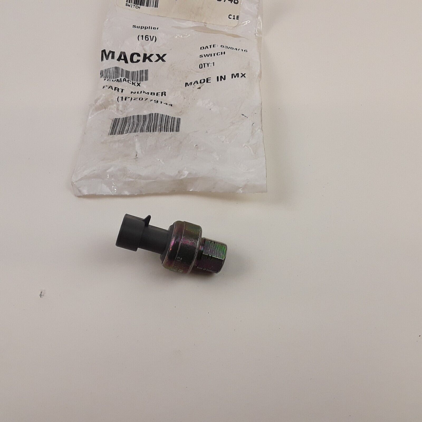 OEM Mack Truck 20779144 1MR3550M2 Air Conditioner Binary Low Pressure Switch