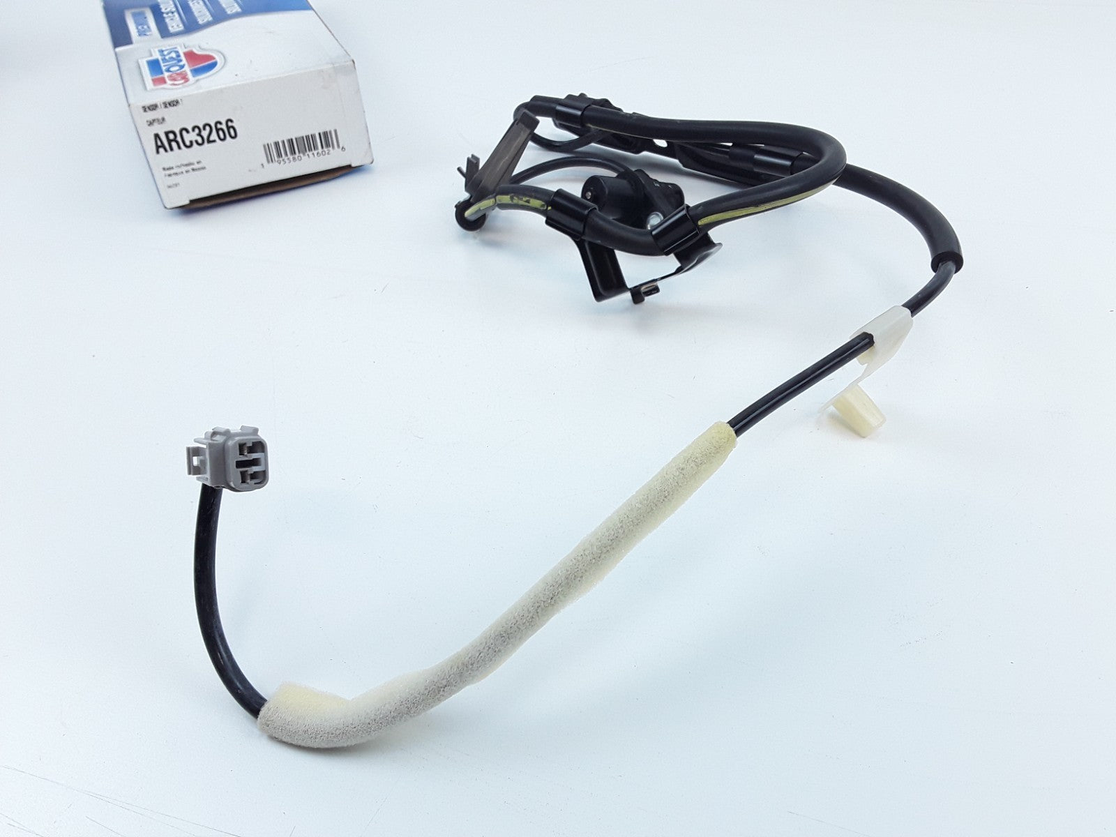Front RH ABS Wheel Speed Sensor For Toyota Sienna 2005 2006 2007 2008 2009 2010
