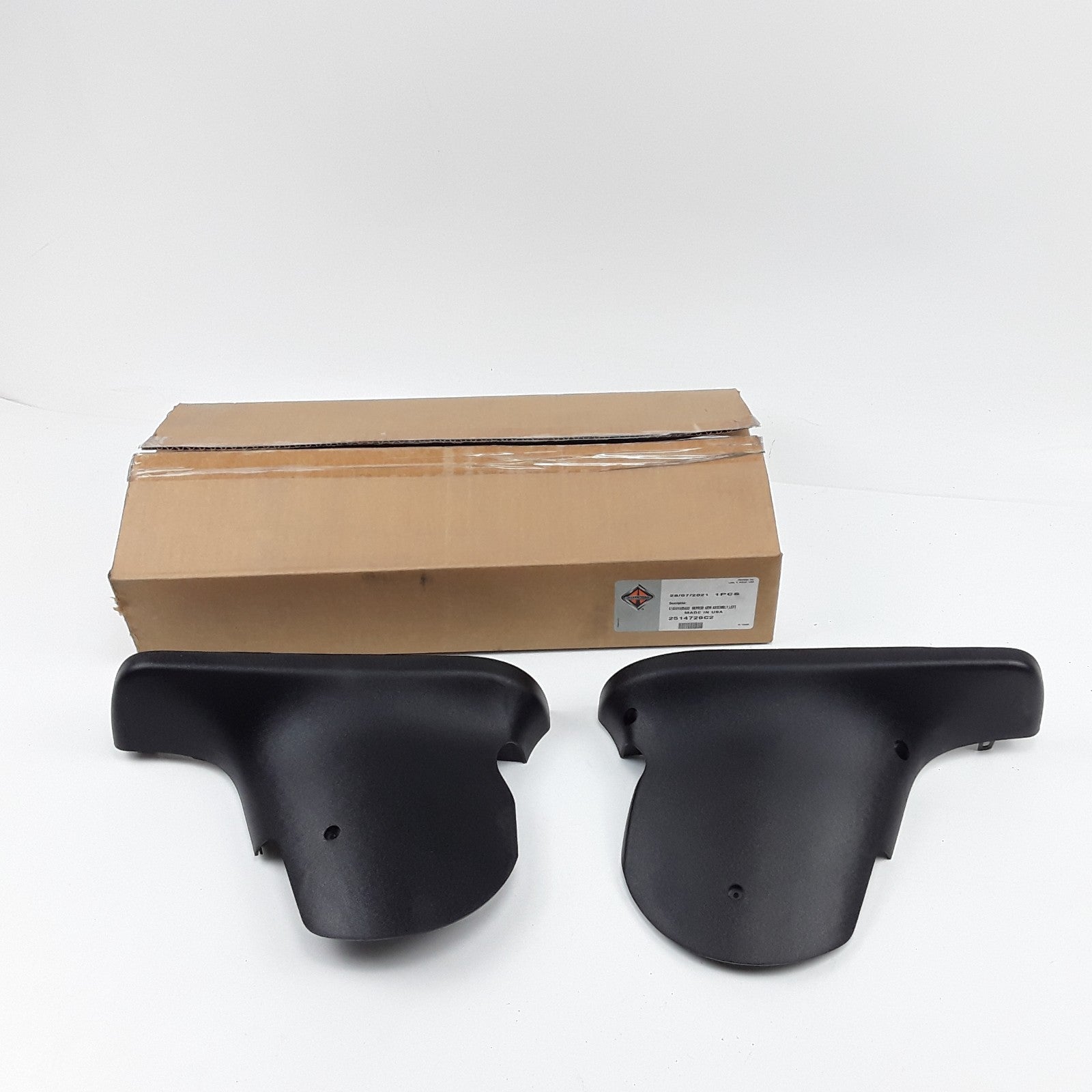 Genuine International Upper Lower Left Mirror Arm Cover Assembly 2514729C2