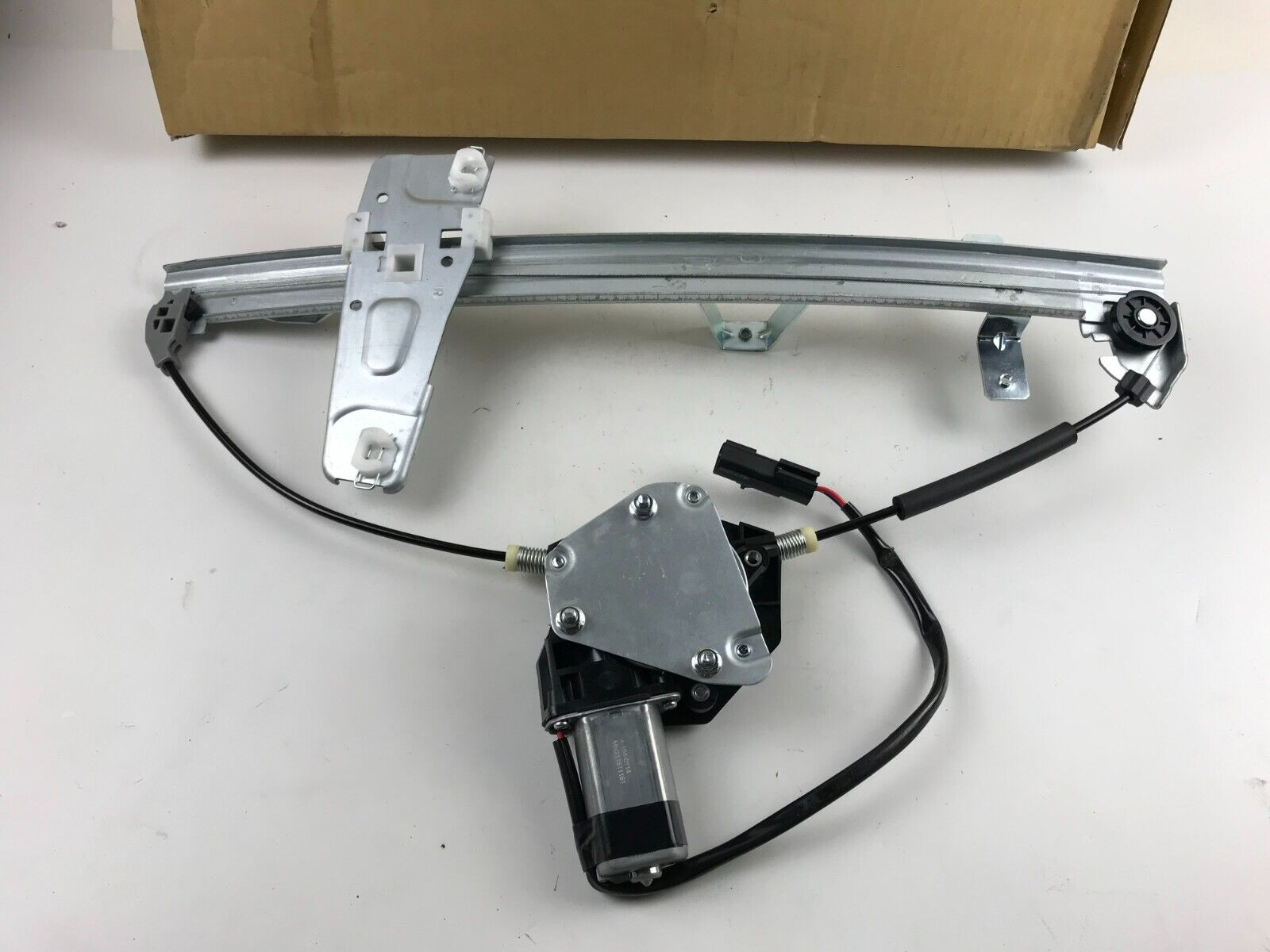 Power Window Motor and Regulator -Window Assembly Front Right OEM ACI 86819 FAST - HotCarParts