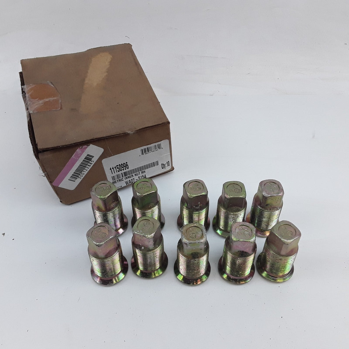 World American WA07-5154 Right Hand Wheel Lug Nuts M30x1.5 Outer, M20x1.5 Inner