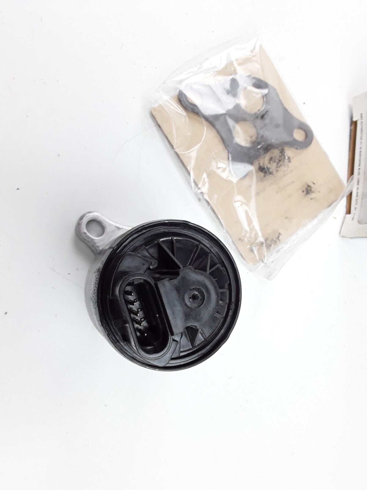 EGR Valve for Saturn SL SC SW Chevrolet S10 Blazer GMC Sonoma Safari 1995-1999