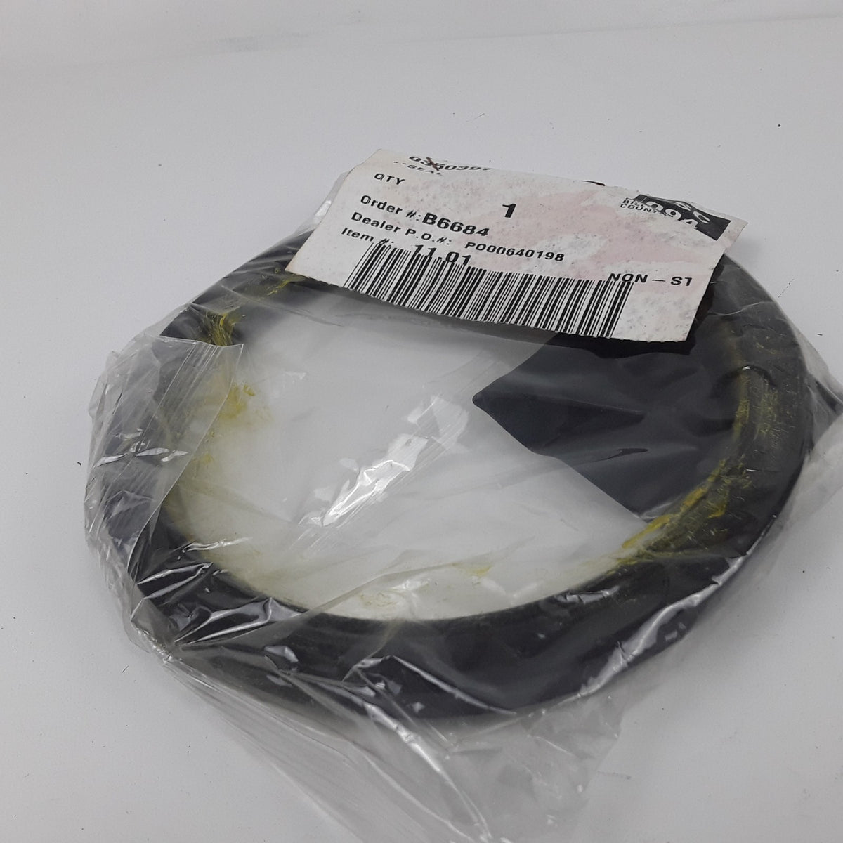 Rear Oil Seal Fits Forklift H700B, H80E, H100E, H300B, S150A, S125A, H70C, H60C
