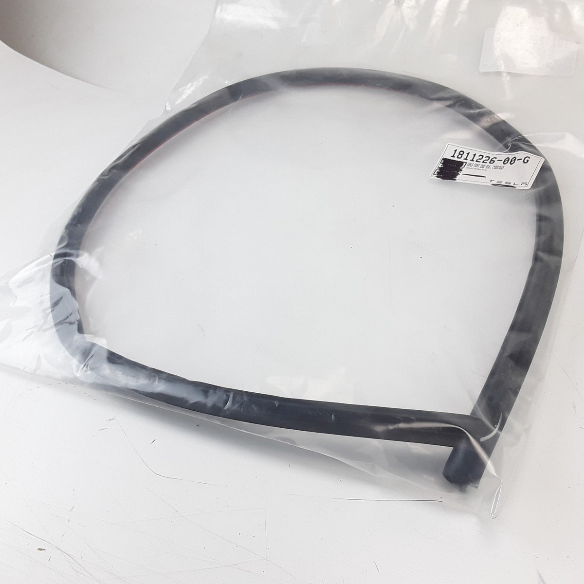 Windshield Front Edge Seal For Tesla CYBERTRUCK 1811226-00-G