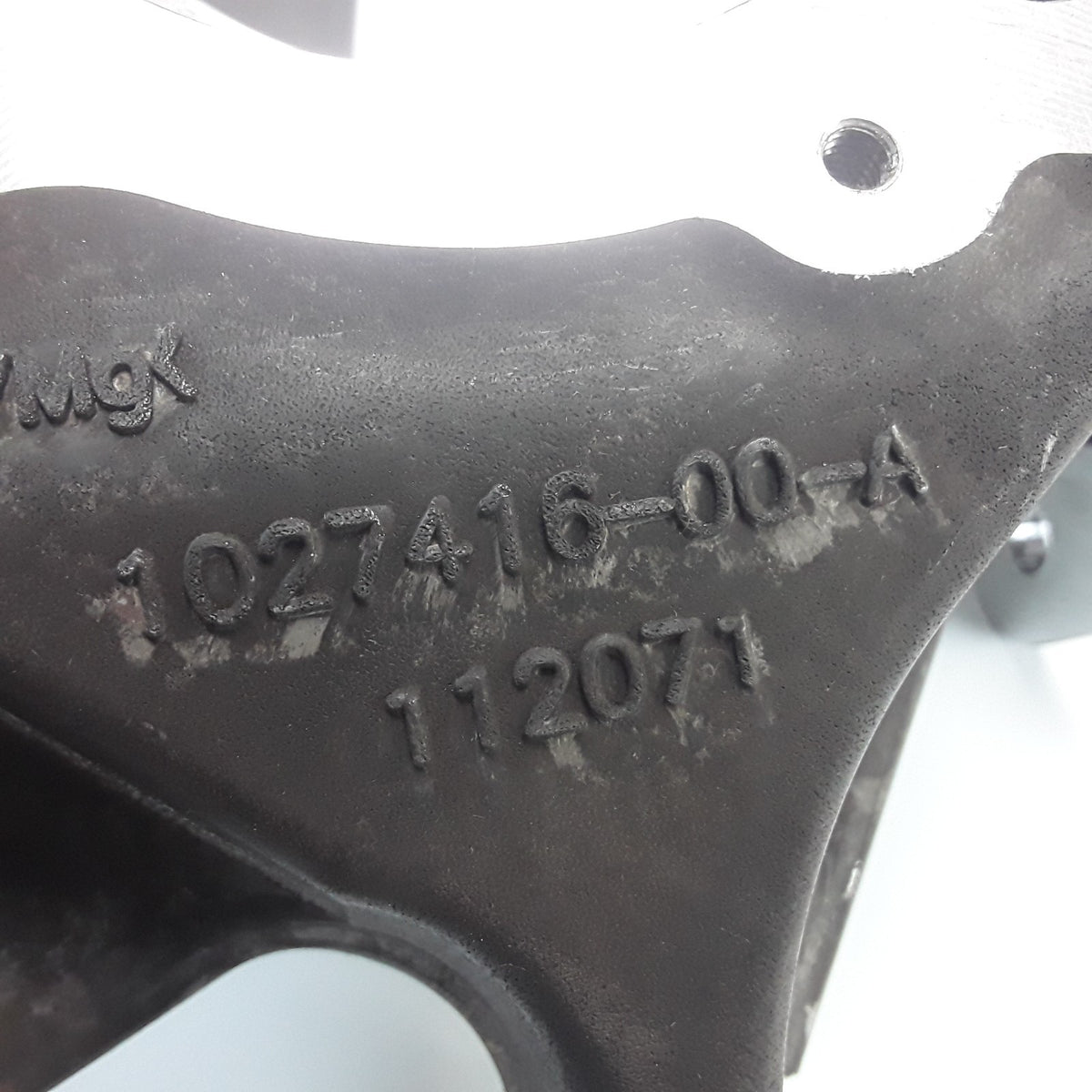 Model X 2015-2021 RH Rear Suspension Knuckle 1027416-00-D Genuine OEM