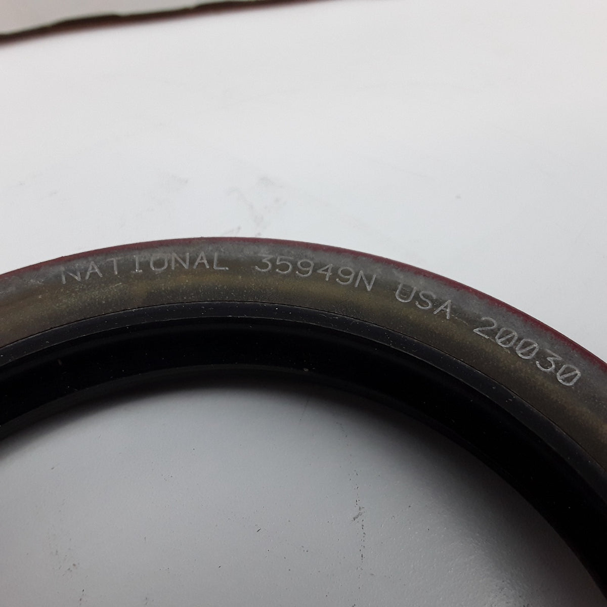 Oil Seal Fits GMC C7000 C5000 C6000 Chevrolet C70 C50 C60 (1980 1981 1982-1987)