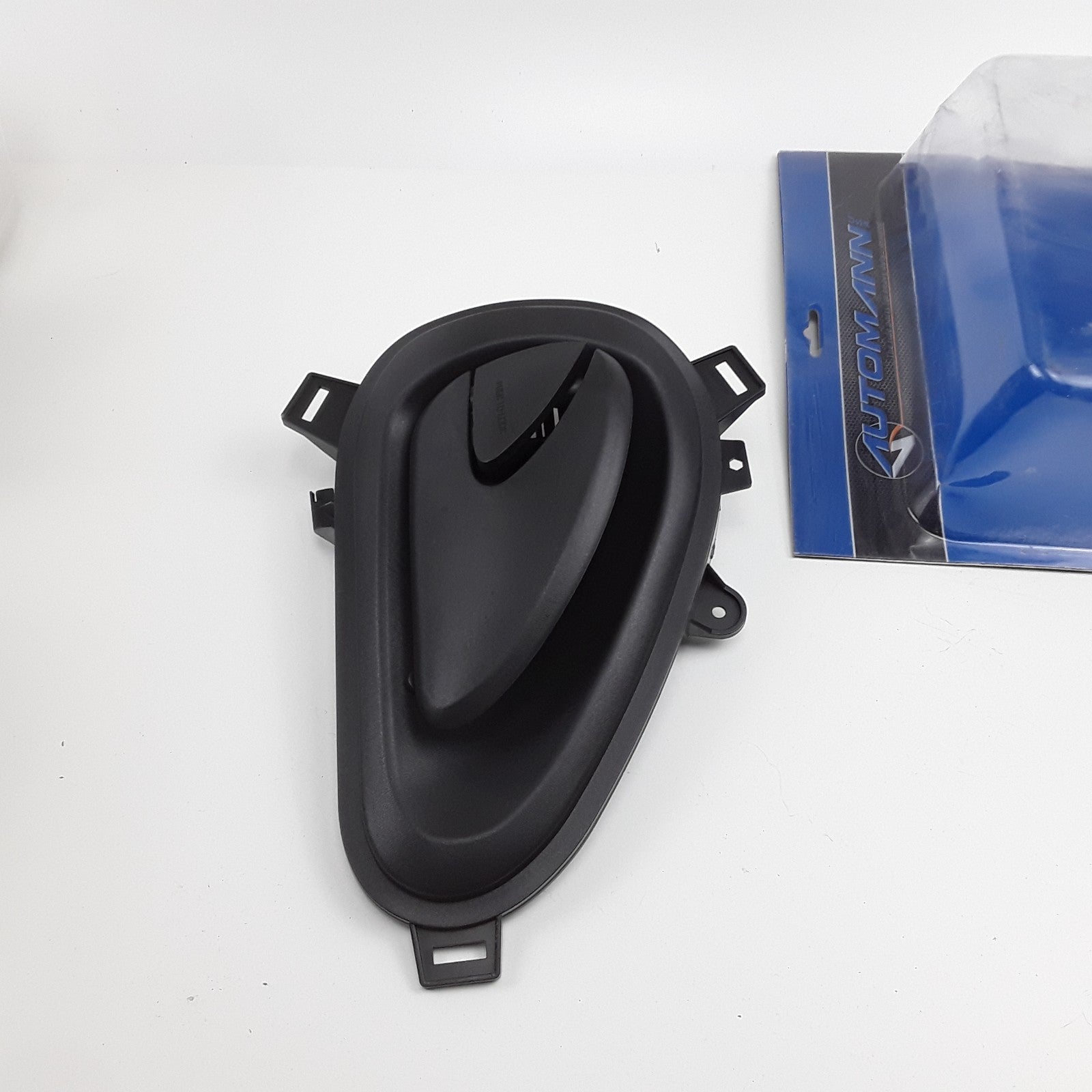 Automann HLK1071 Left Interior Door Handle For International Durastar 2010-2011