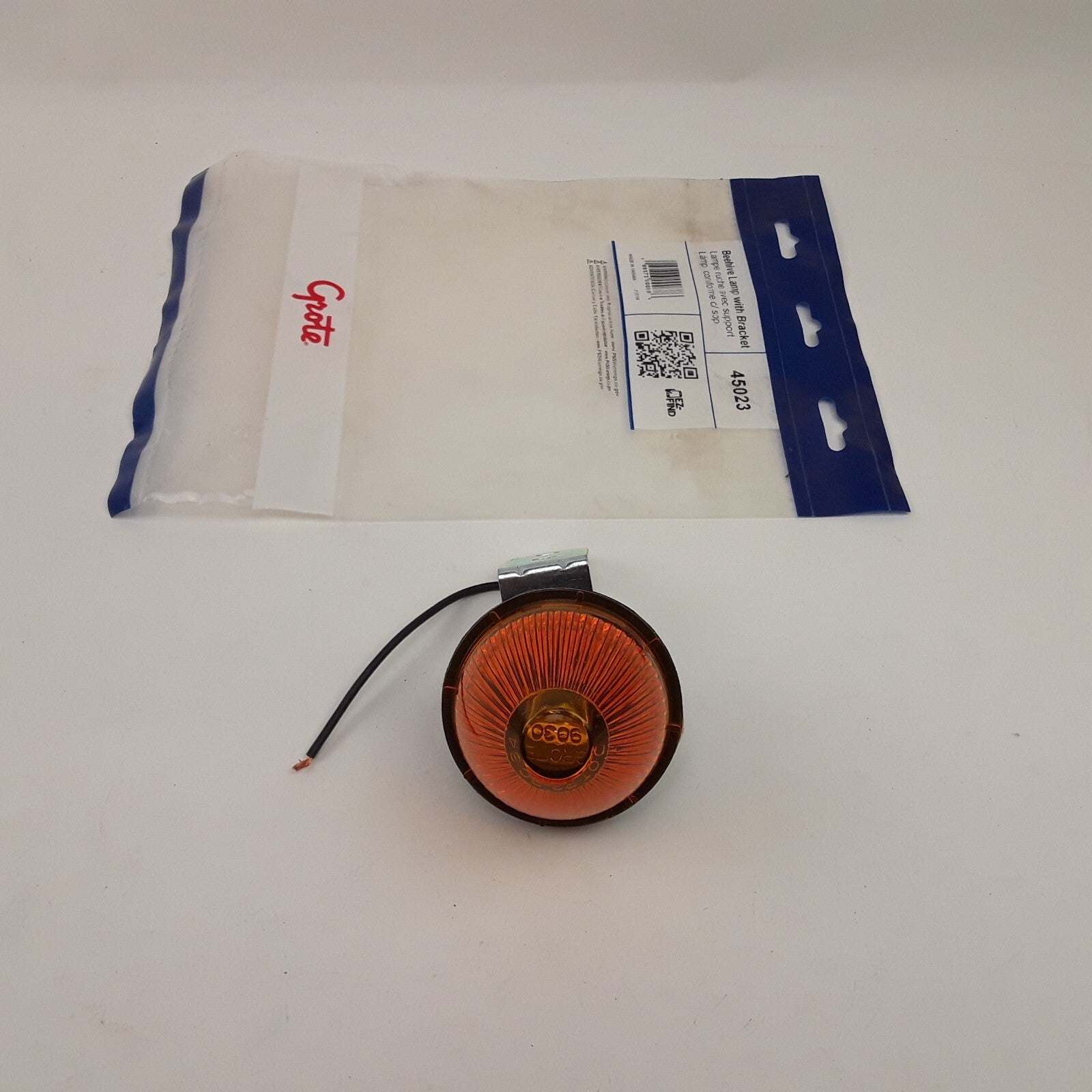 Side Marker Light Clearance Beehive 0.6 AMP W/ Fixed-Angle Mounting Bracket