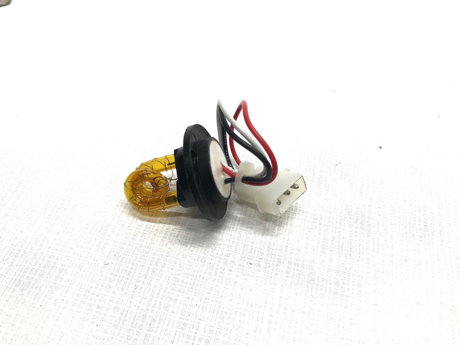 AMBER SCREW IN, AMP CONNECTOR. - JERR-DAN Part# NOV700AA FREE SHIPPING - HotCarParts